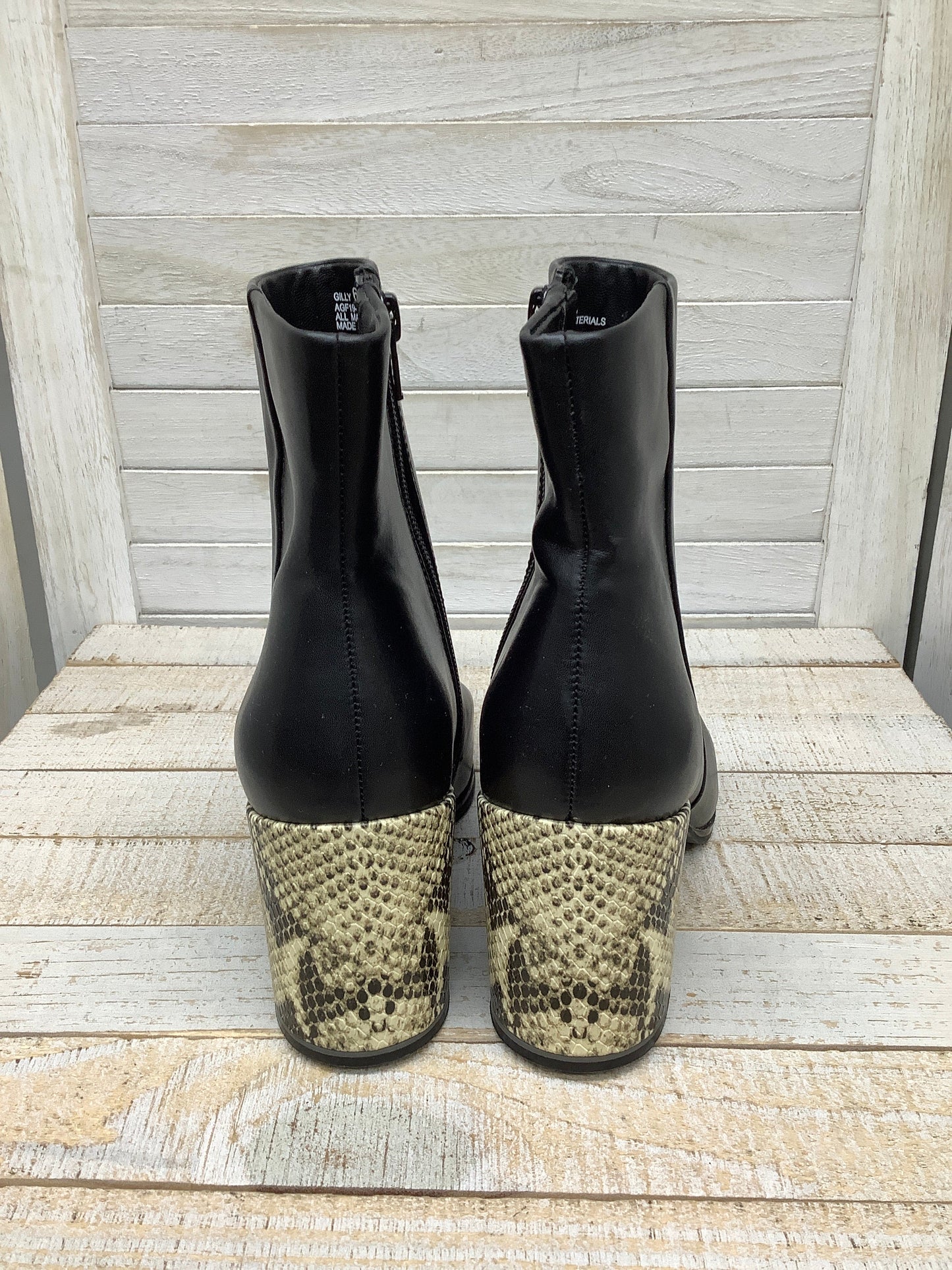 Boots Ankle Heels By Andrew Gellar Size: 6