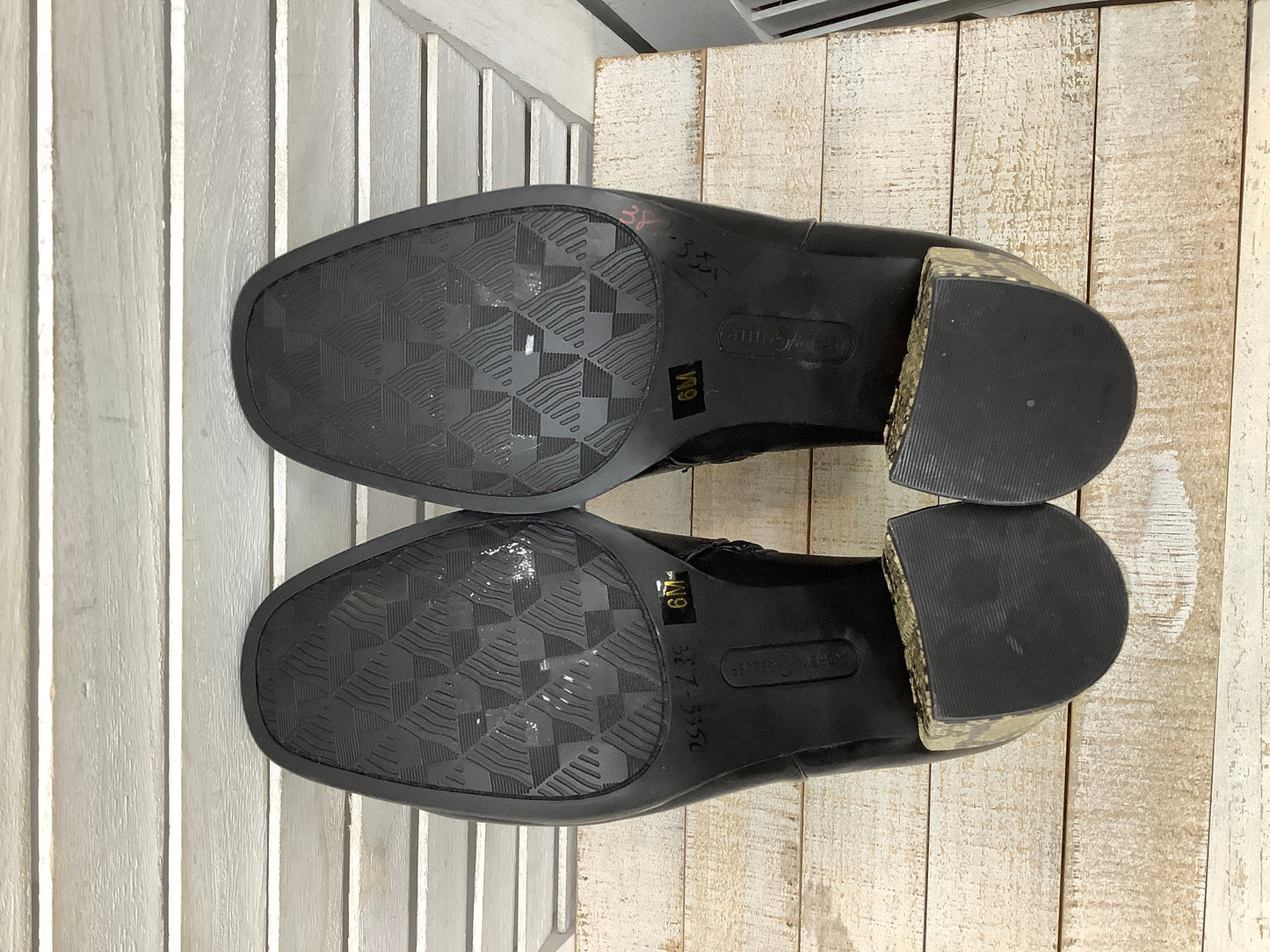 Boots Ankle Heels By Andrew Gellar Size: 6