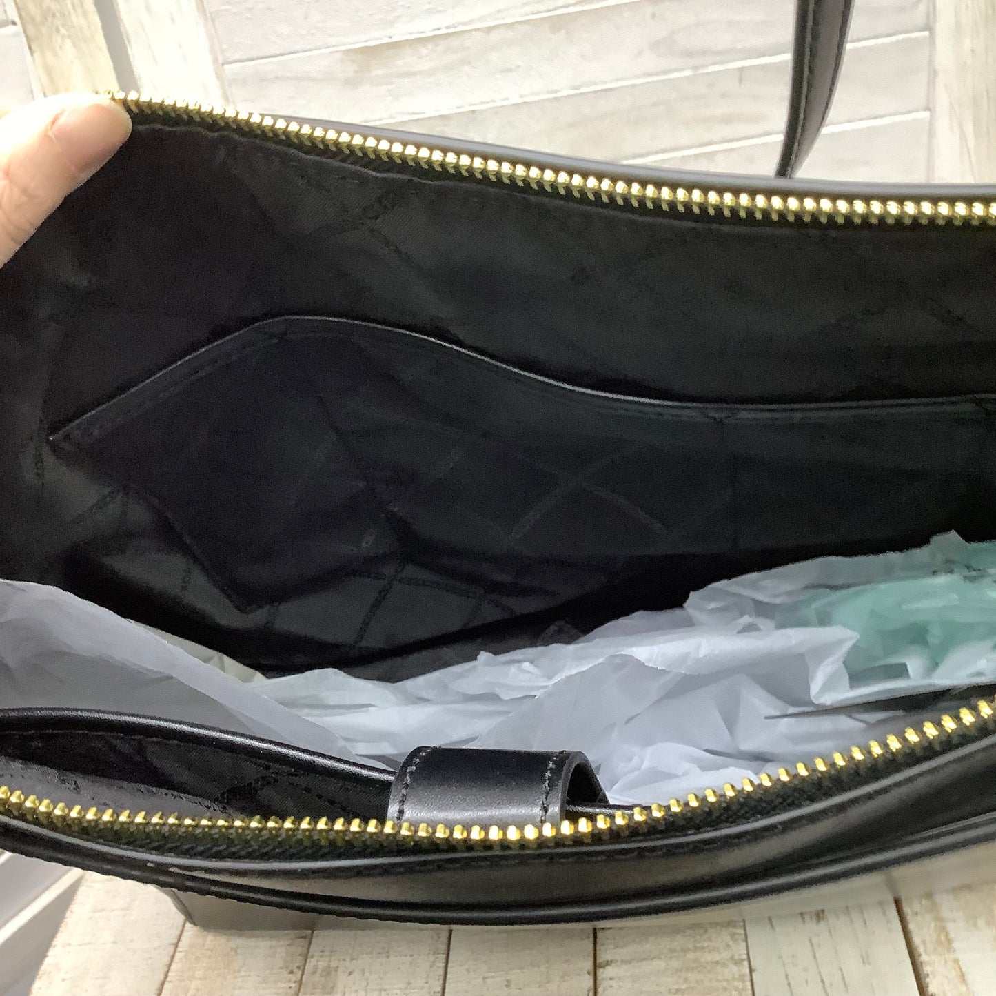 Handbag Designer By Michael Kors Size: Large