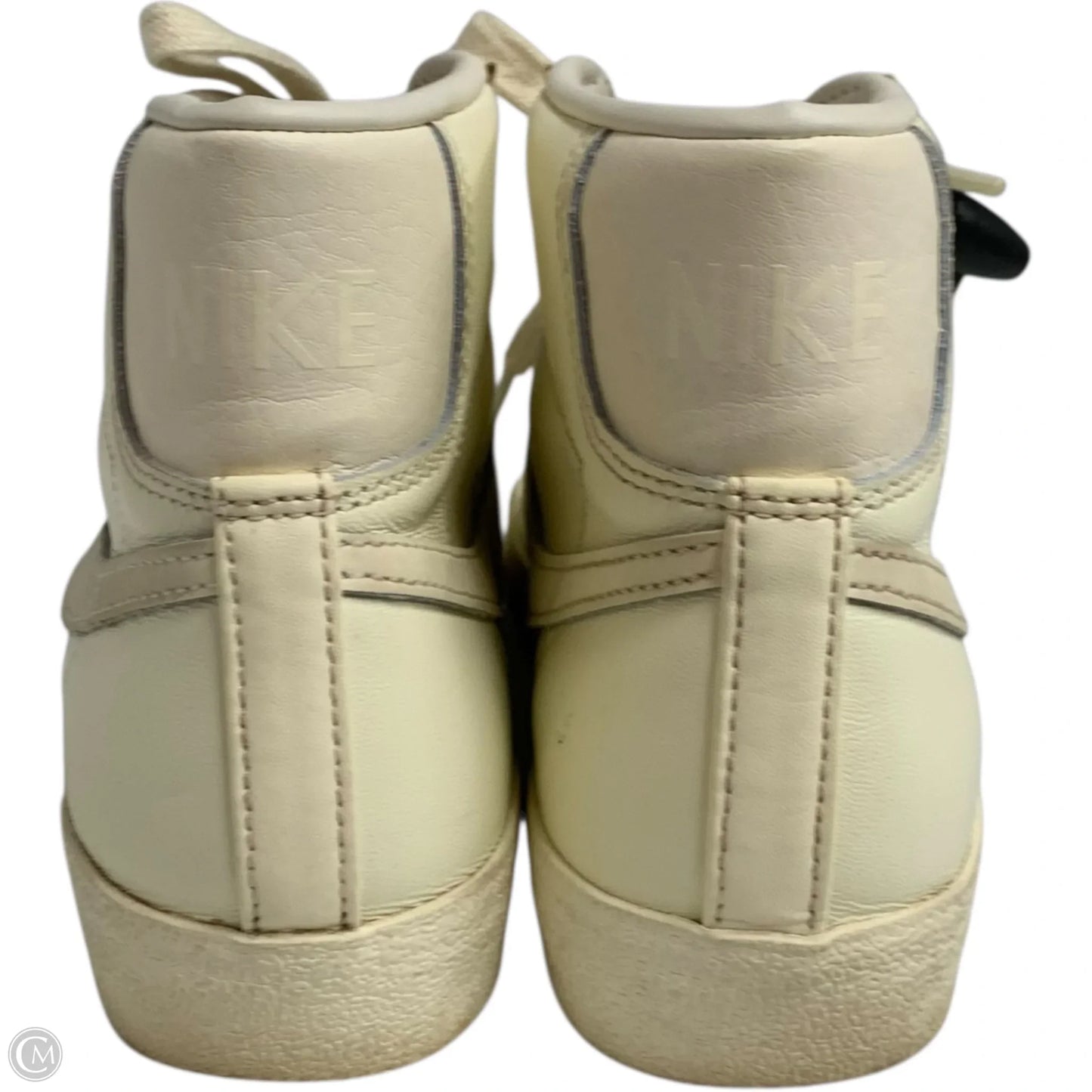 Shoes Sneakers By Nike In Cream, Size: 7