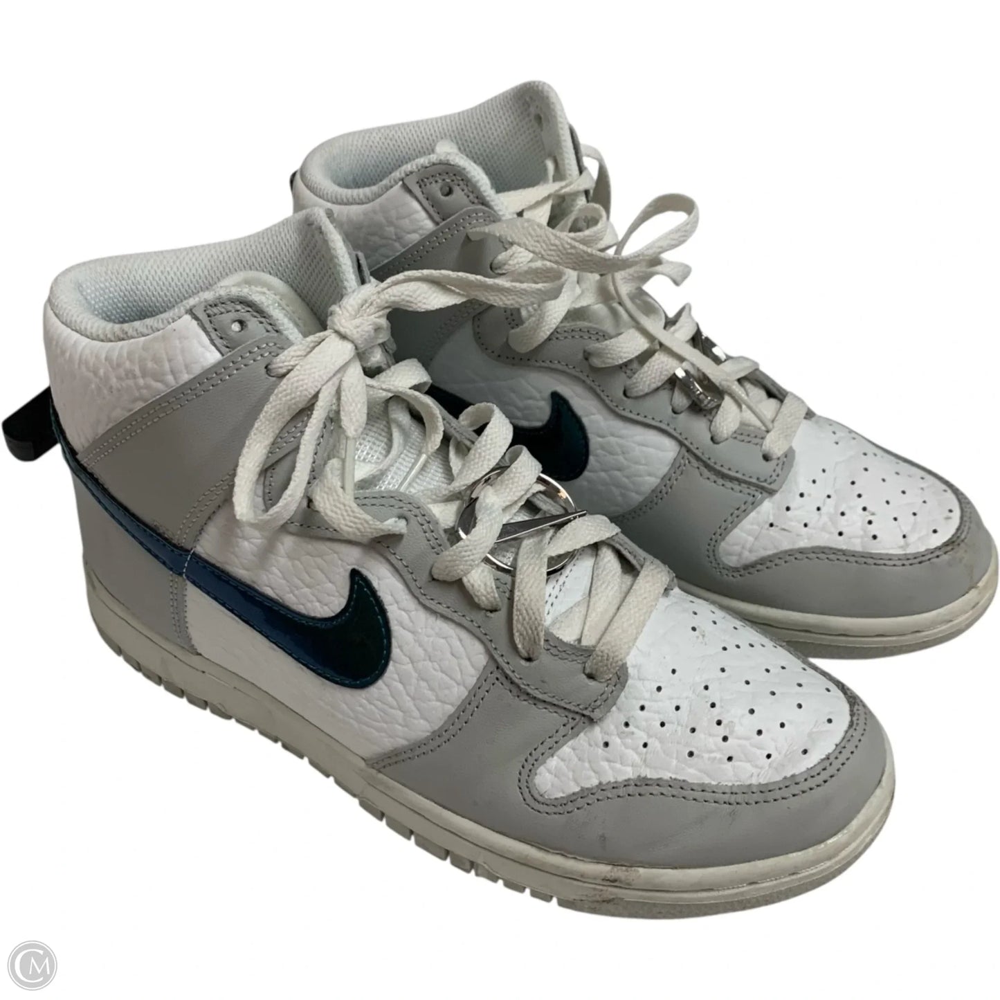 Shoes Sneakers By Nike In Green & White, Size: 8