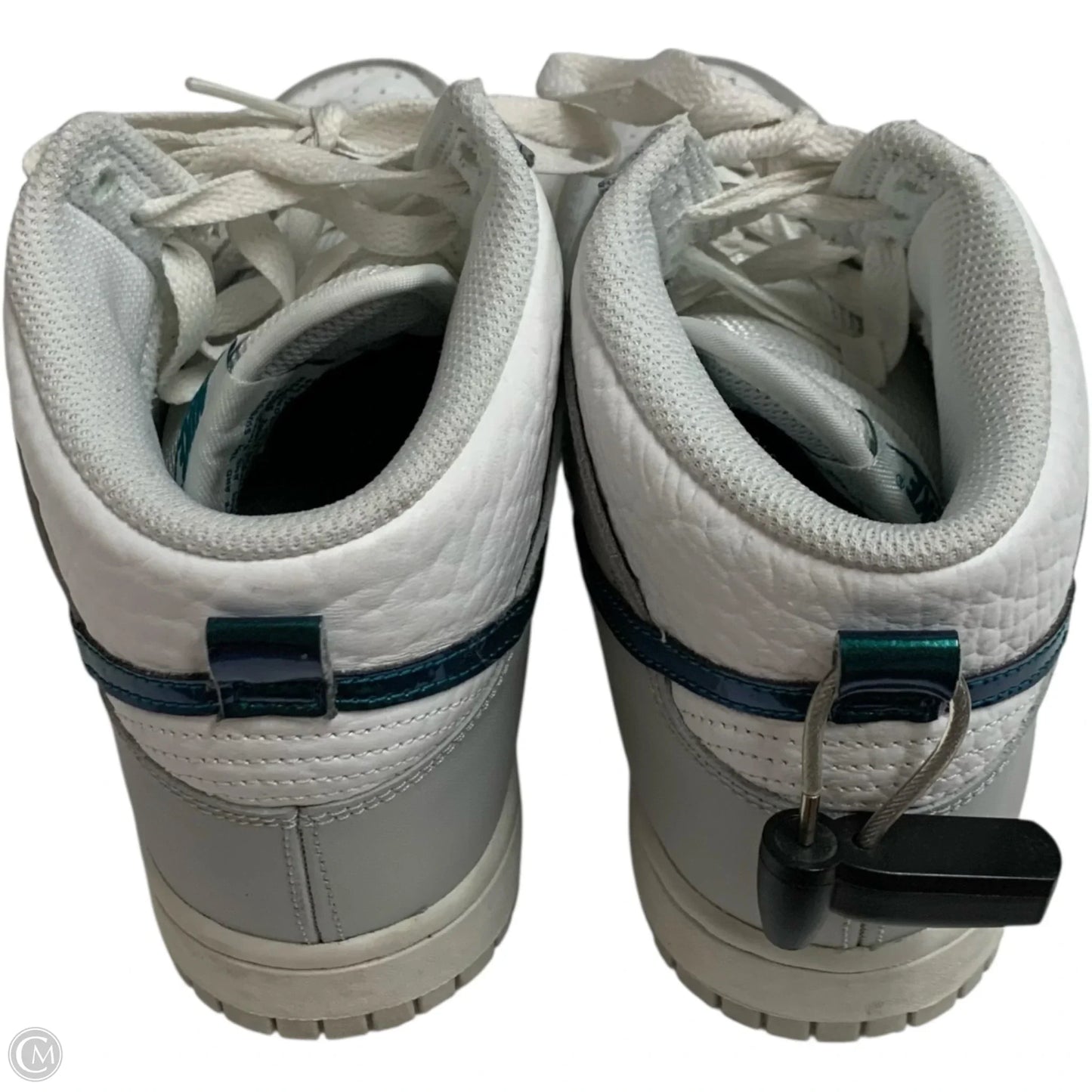 Shoes Sneakers By Nike In Green & White, Size: 8