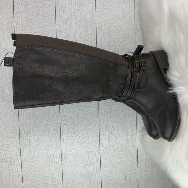 Boots Knee Heels By White Mountain In Brown, Size: 6
