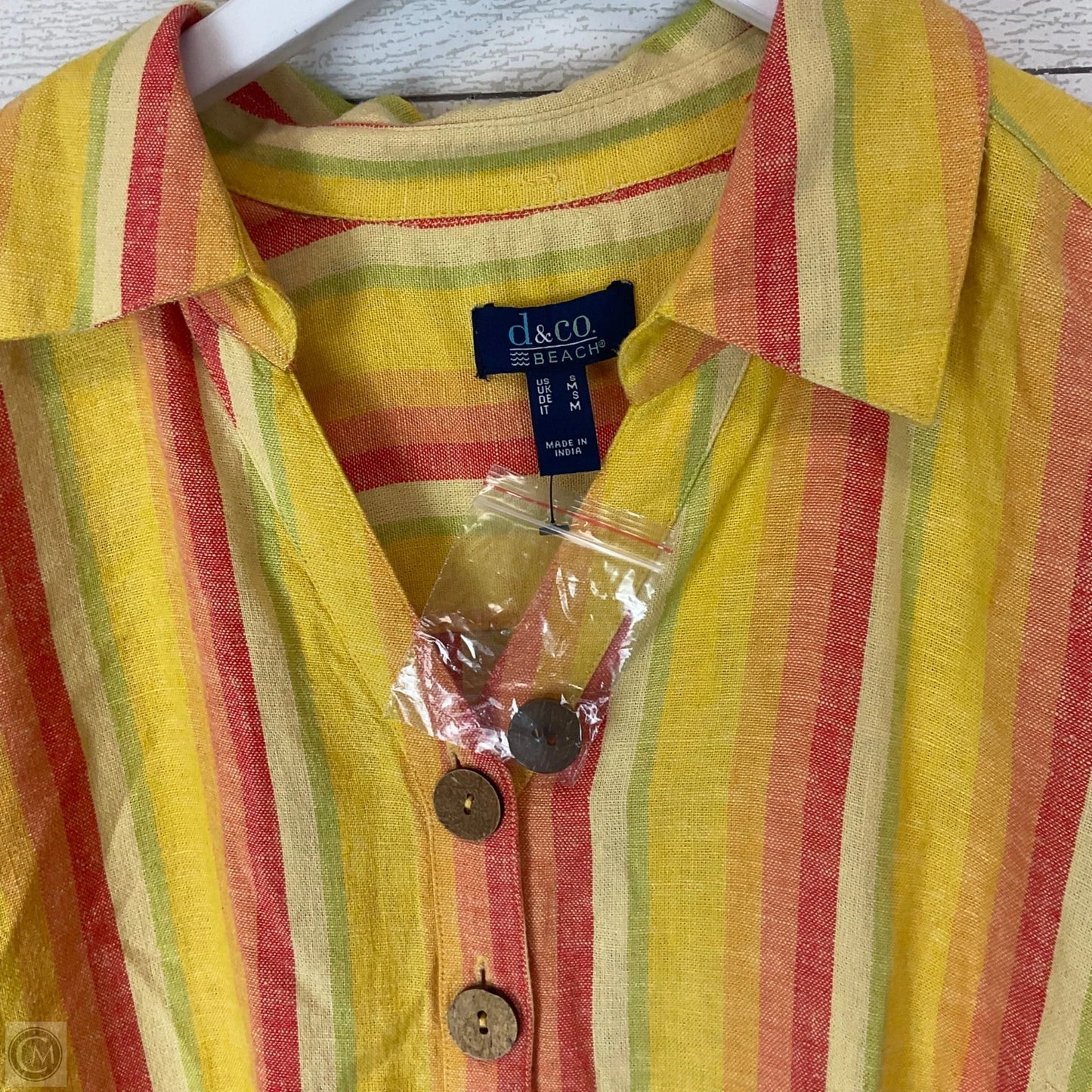 Top Short Sleeve By Clothes Mentor In Yellow, Size: S