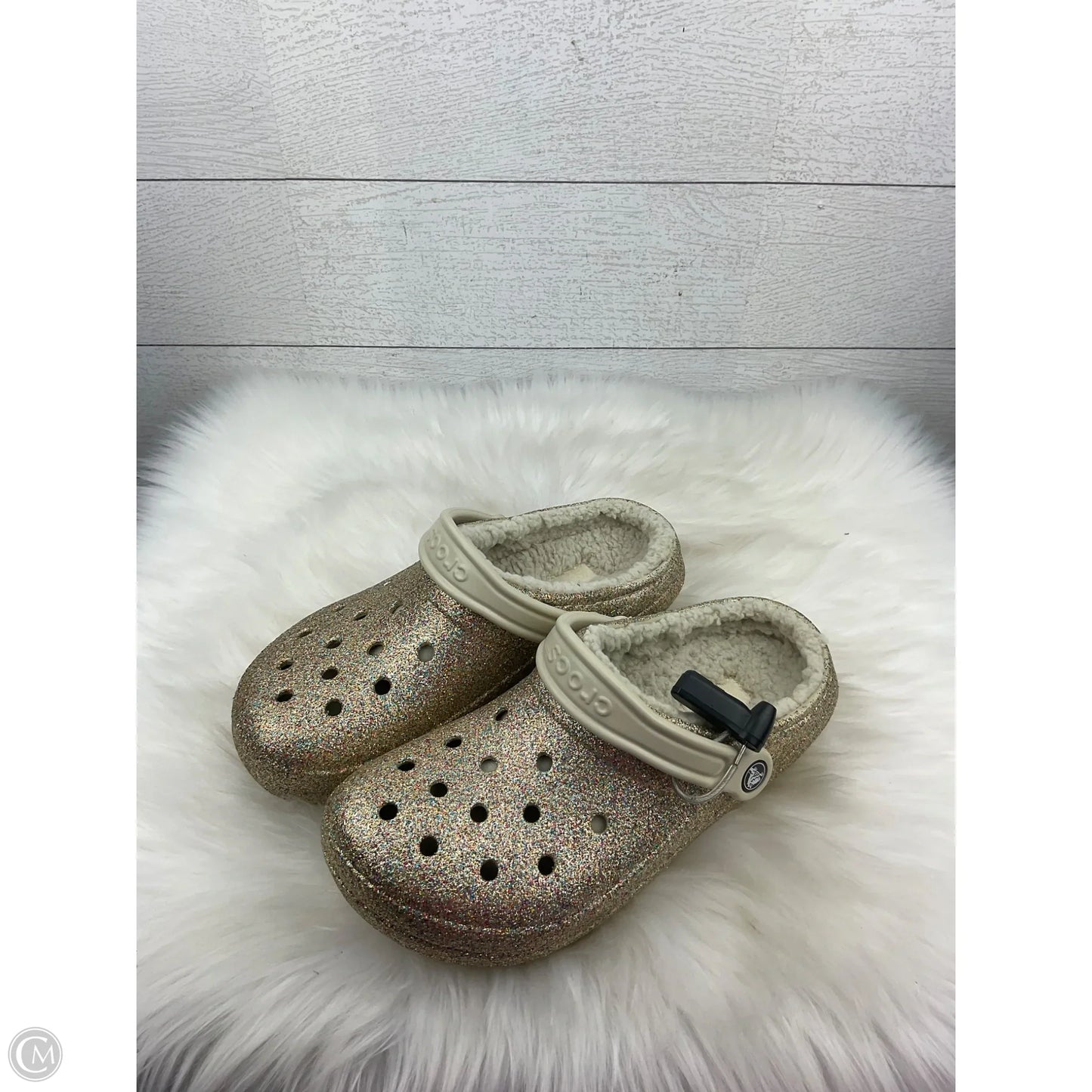 Shoes Flats By Crocs In Tan, Size: 8