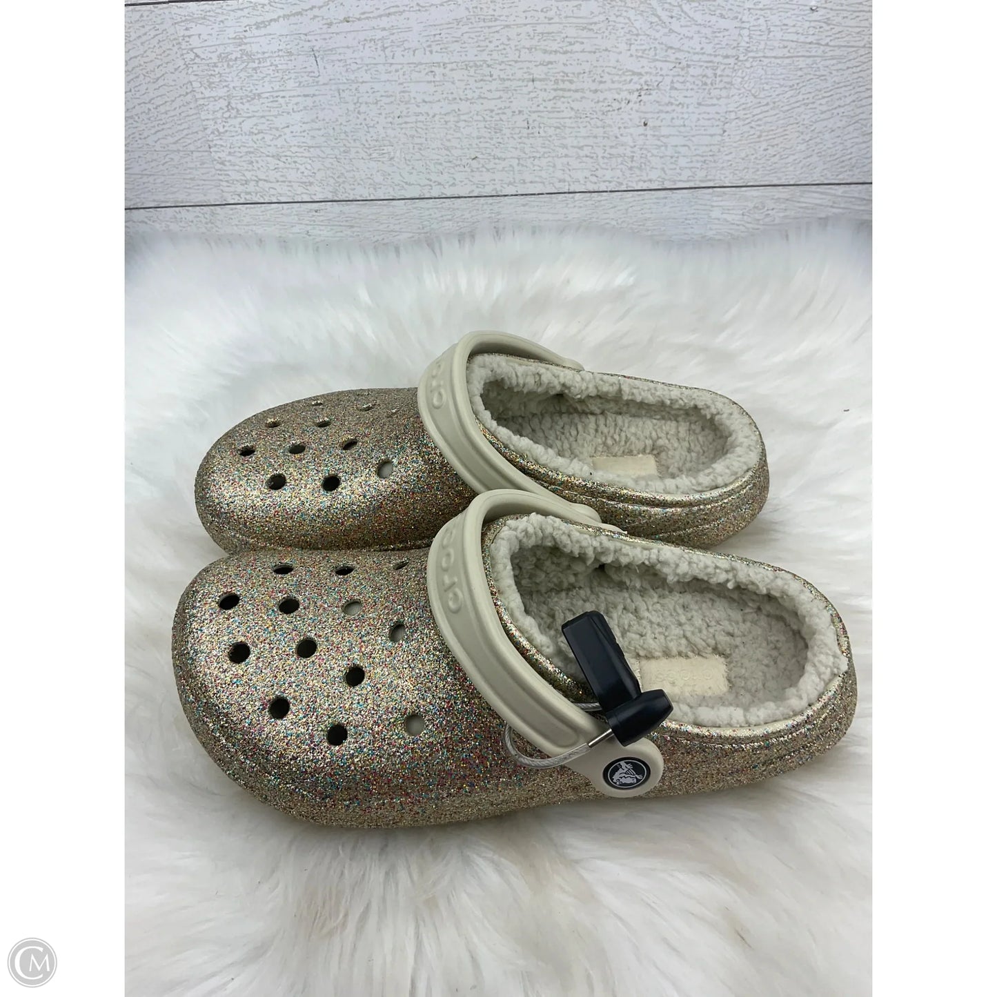 Shoes Flats By Crocs In Tan, Size: 8