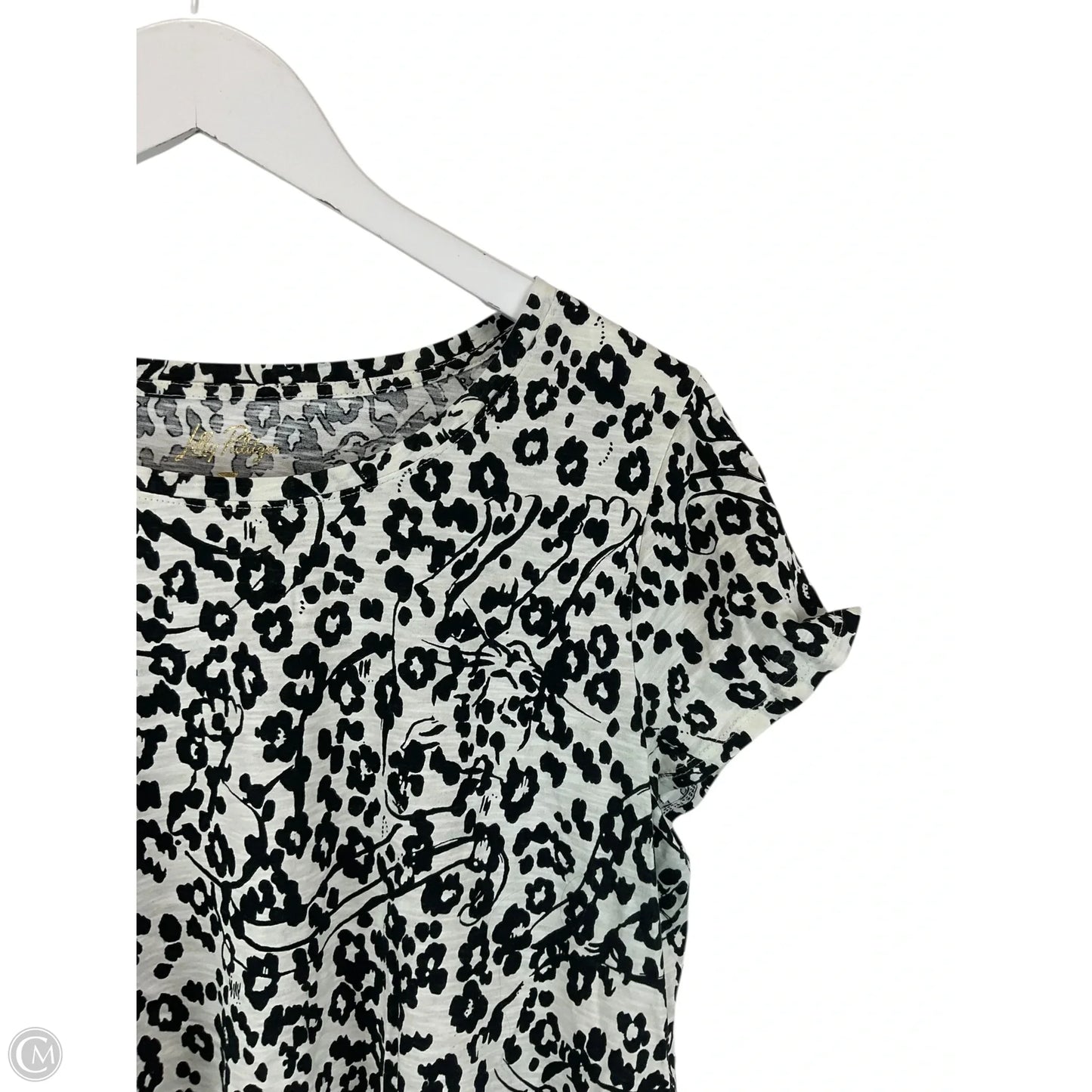 Top Short Sleeve Designer By Lilly Pulitzer In Animal Print, Size: L