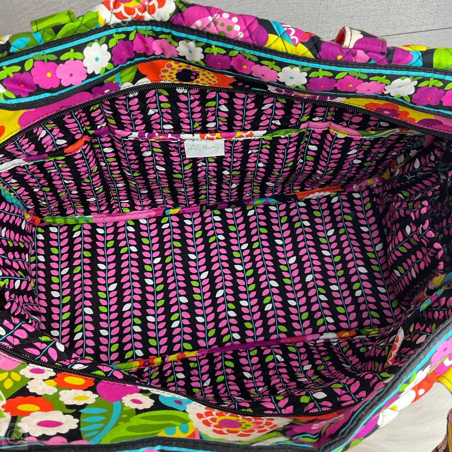 Handbag By Vera Bradley, Size: Large