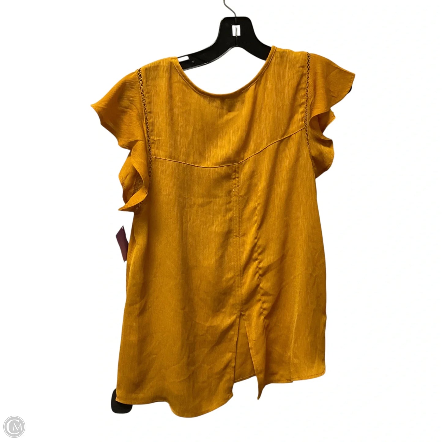 Top Short Sleeve By Clothes Mentor In Yellow, Size: M