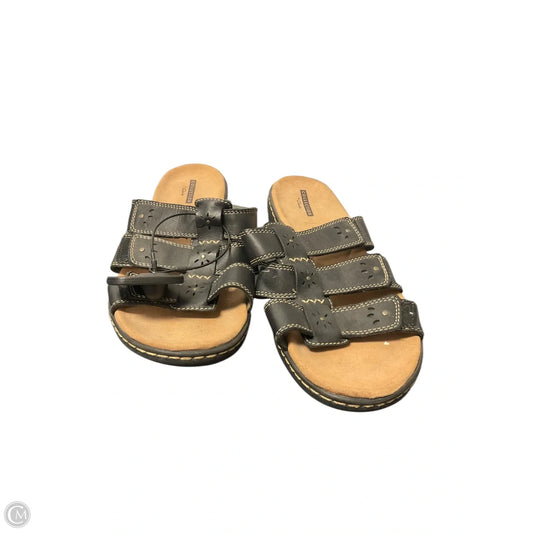 Shoes Flats By Clarks In Black, Size: 10