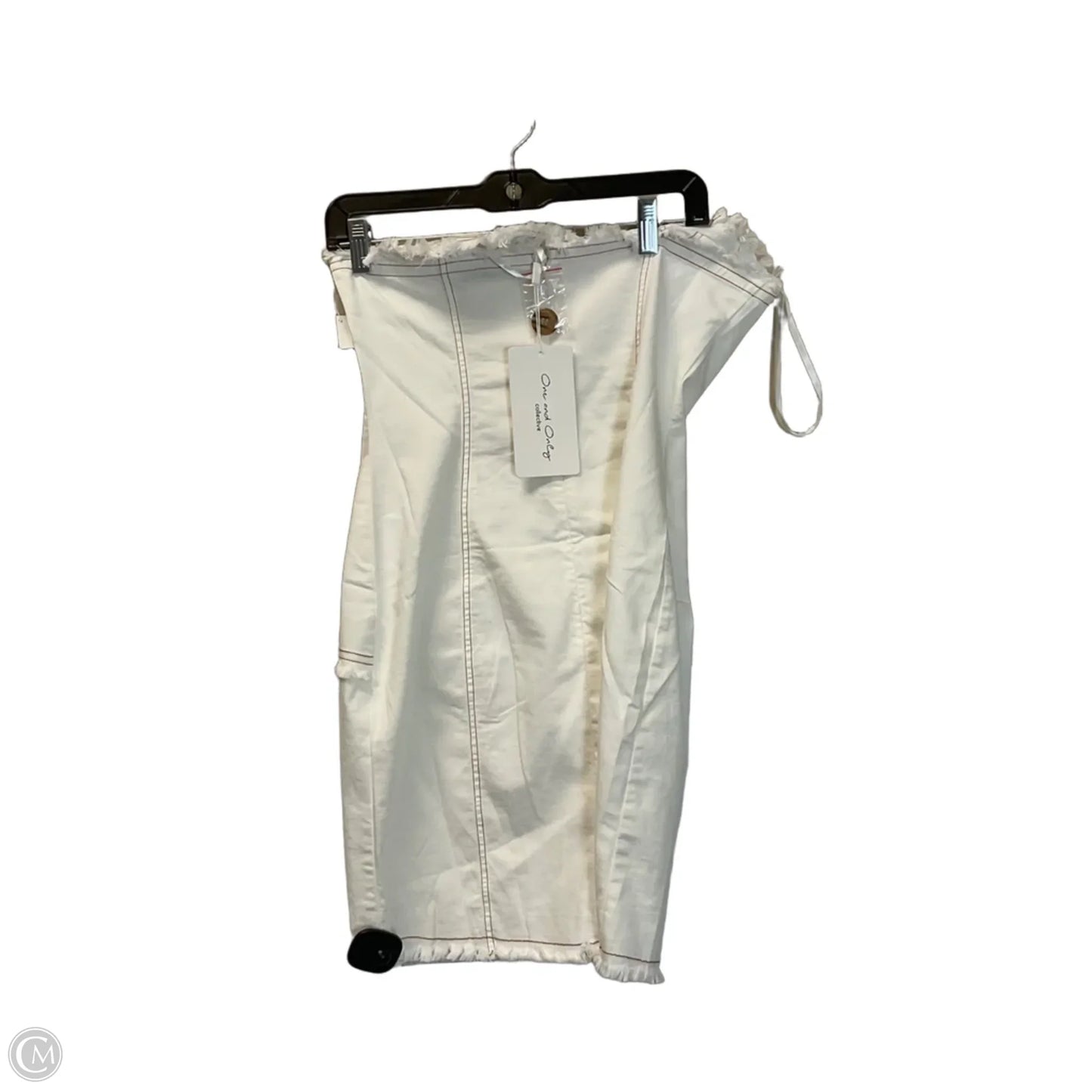 Dress Casual Short By Clothes Mentor In White, Size: M