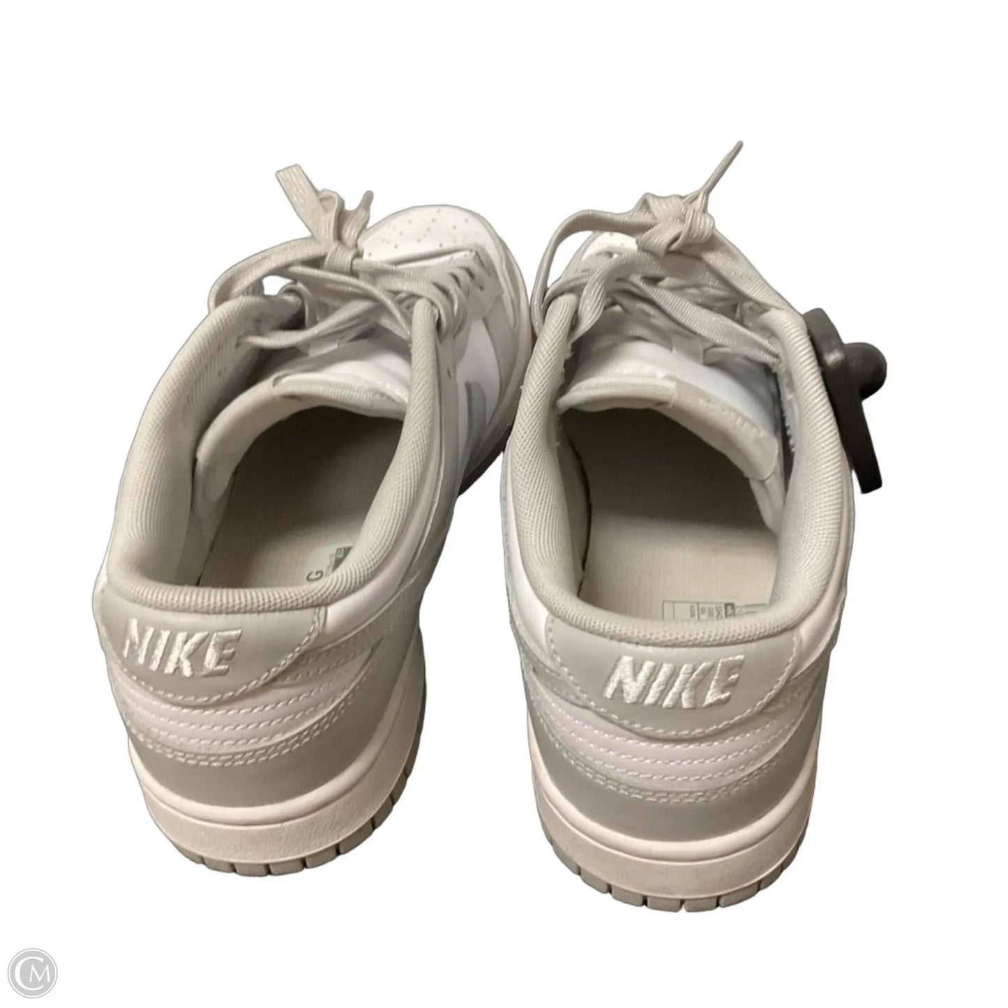 Shoes Sneakers By Nike In Grey, Size: 8