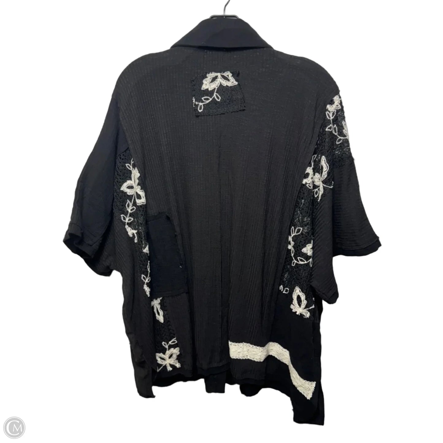 Top Short Sleeve By Pol In Black & Cream, Size: M