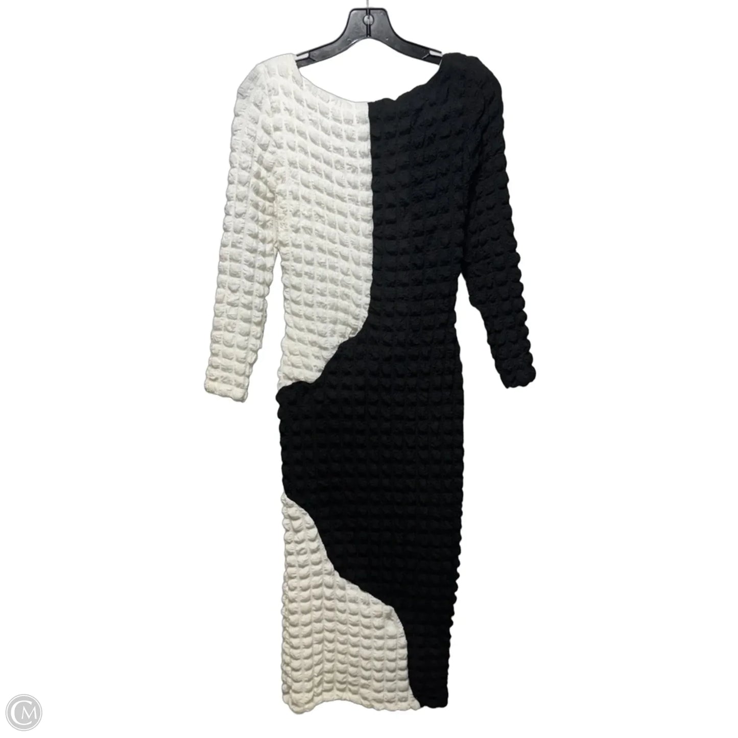 Lucie Bubble Smocked Knit
Colorblock Long Sleeve
Square Neck Dress By Antonio Melani In Black & White, Size: S