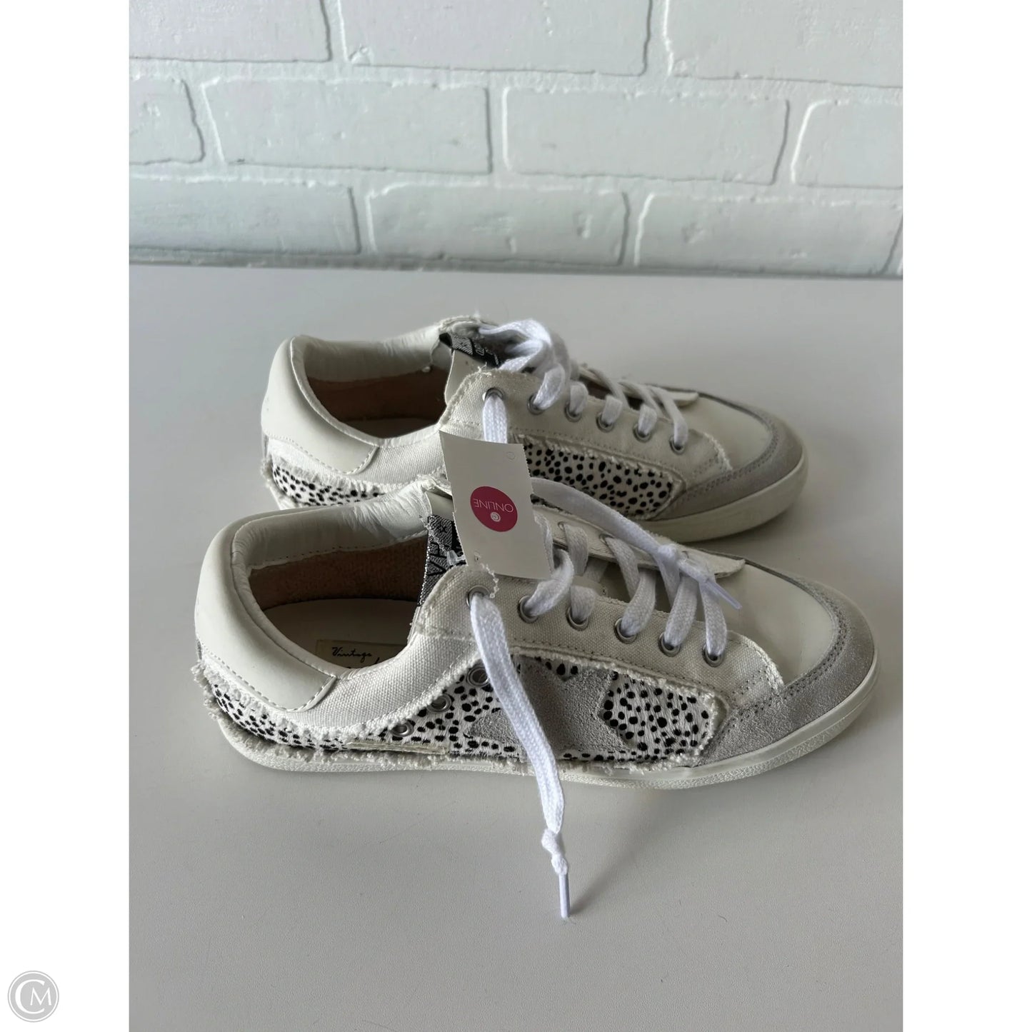 Shoes Sneakers By Vintage Havana In White, Size: 9