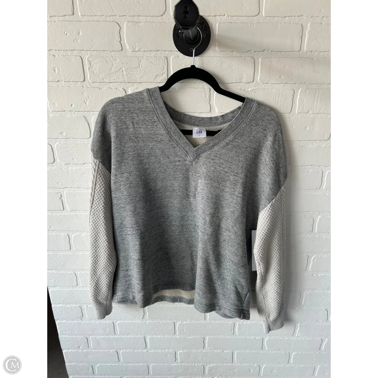 Sweatshirt Crewneck By Cabi In Cream & Grey, Size: L