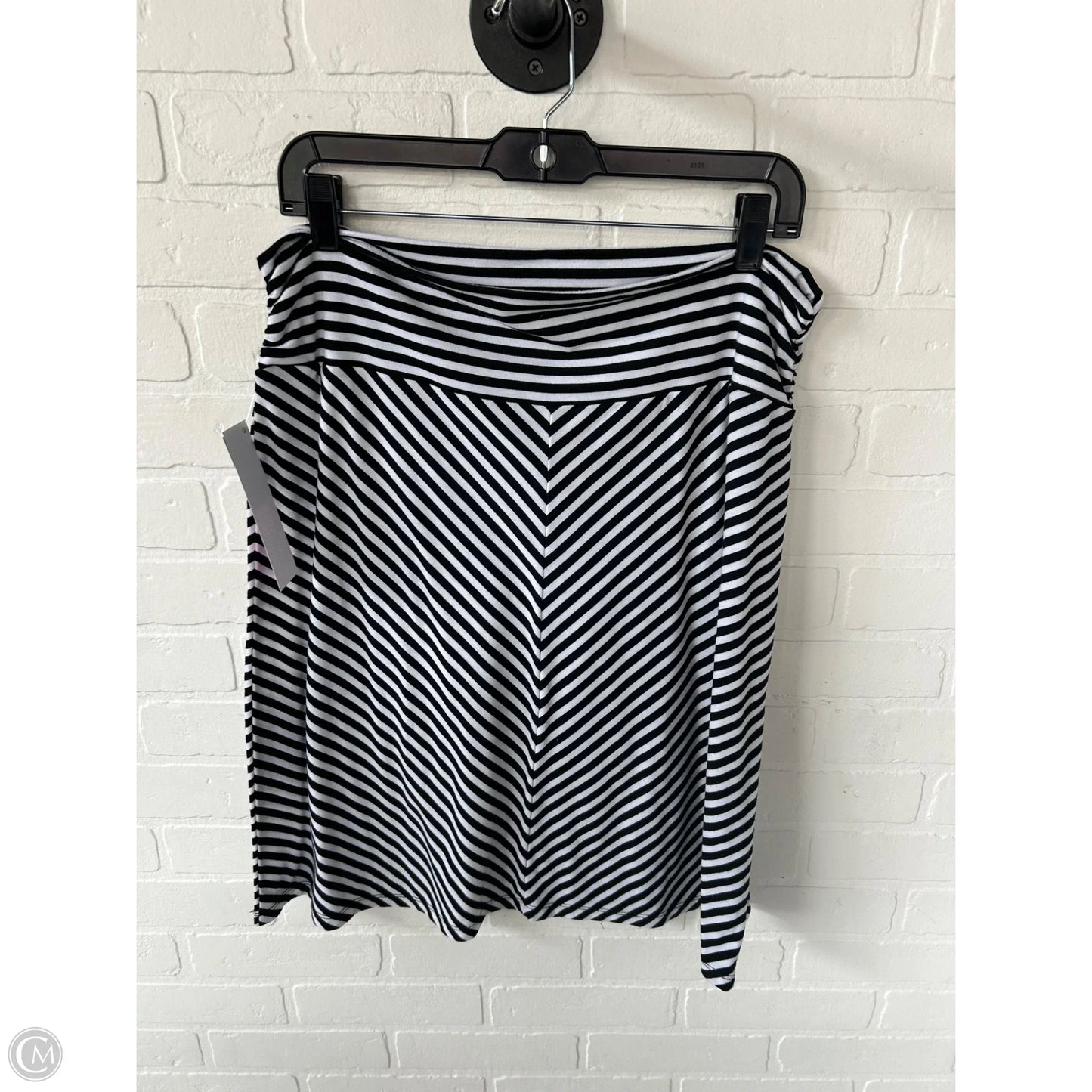 Skirt Mini & Short By Faded Glory In Black & White, Size: 14