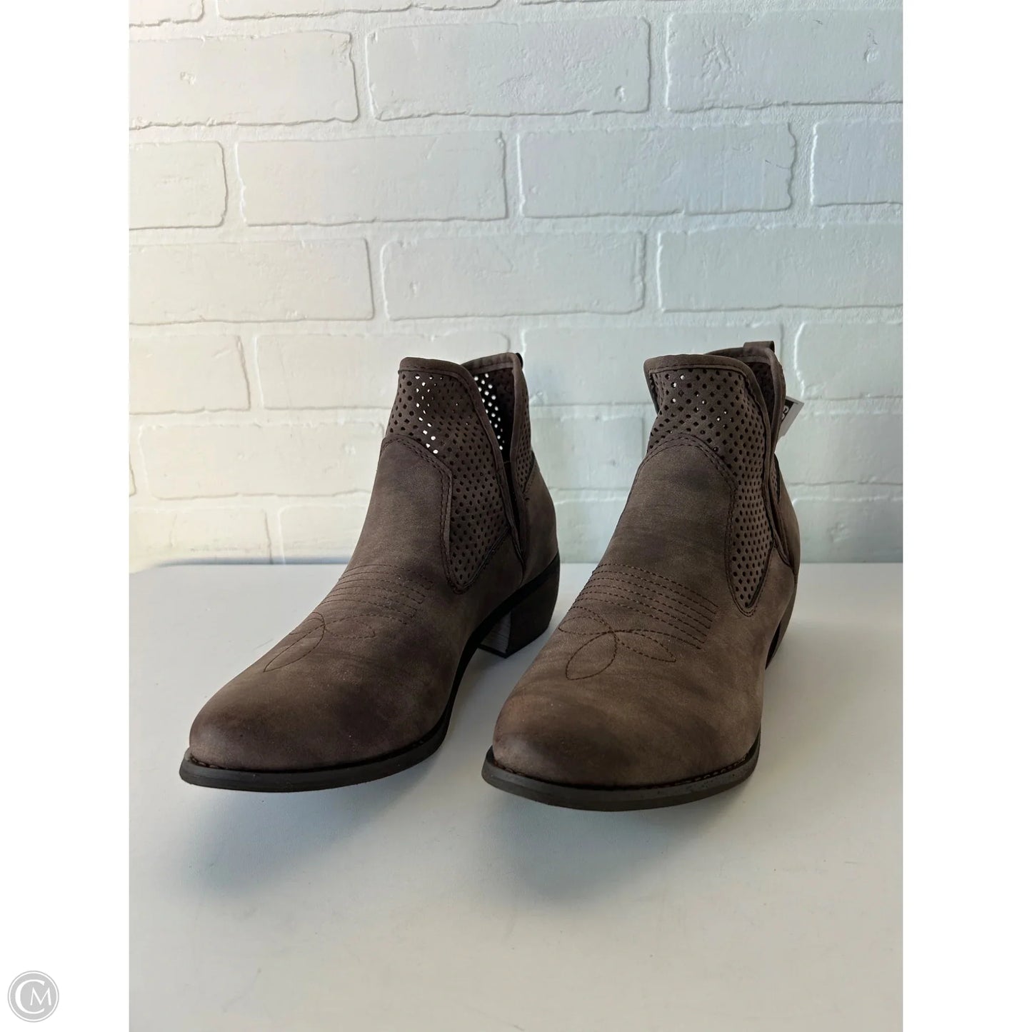 Boots Ankle Heels By Natural Reflections In Brown, Size: 9