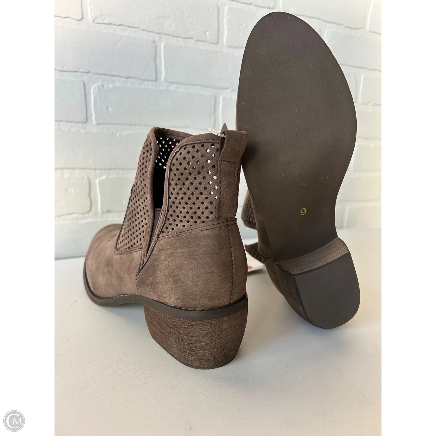 Boots Ankle Heels By Natural Reflections In Brown, Size: 9