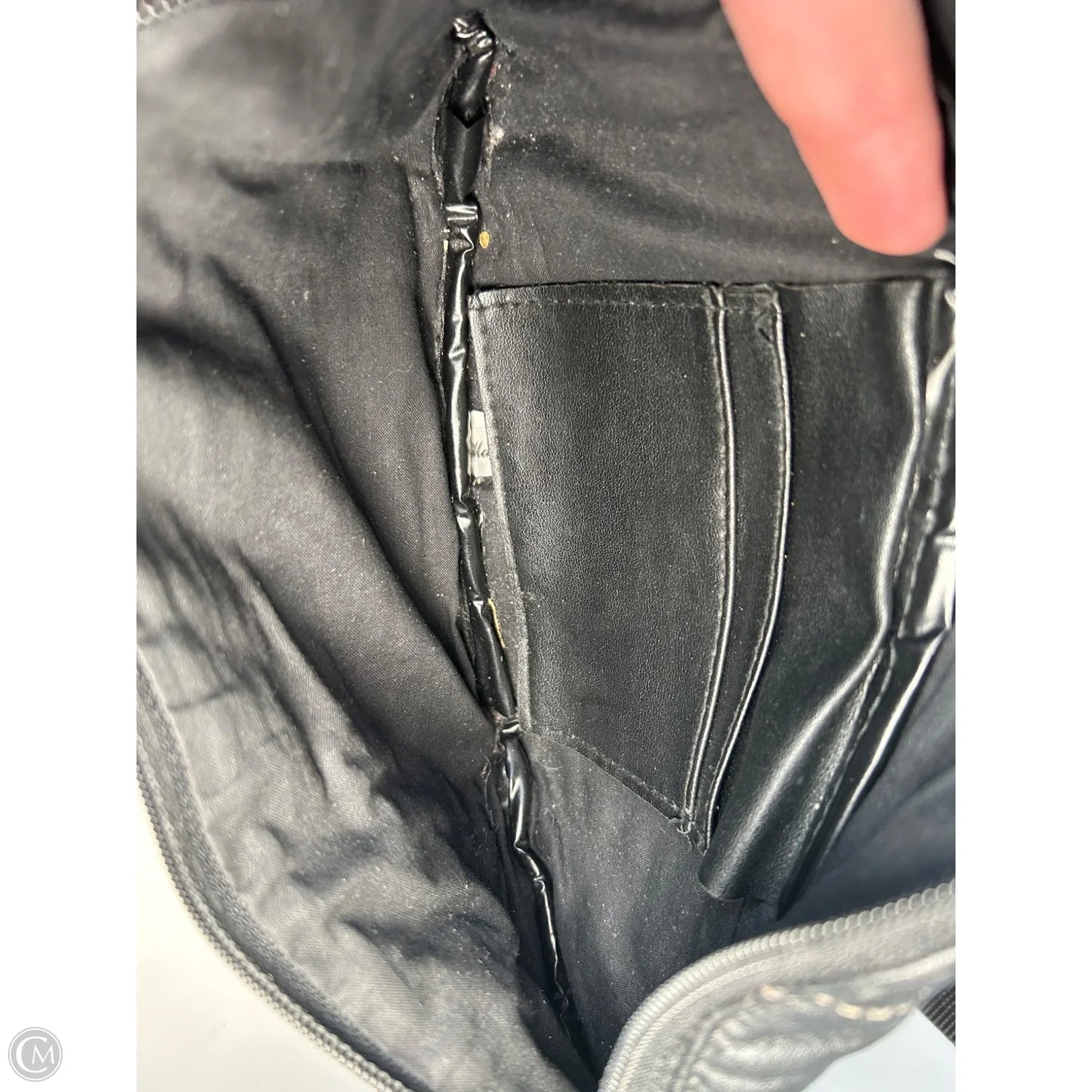 Belt Bag By Clothes Mentor, Size: Medium