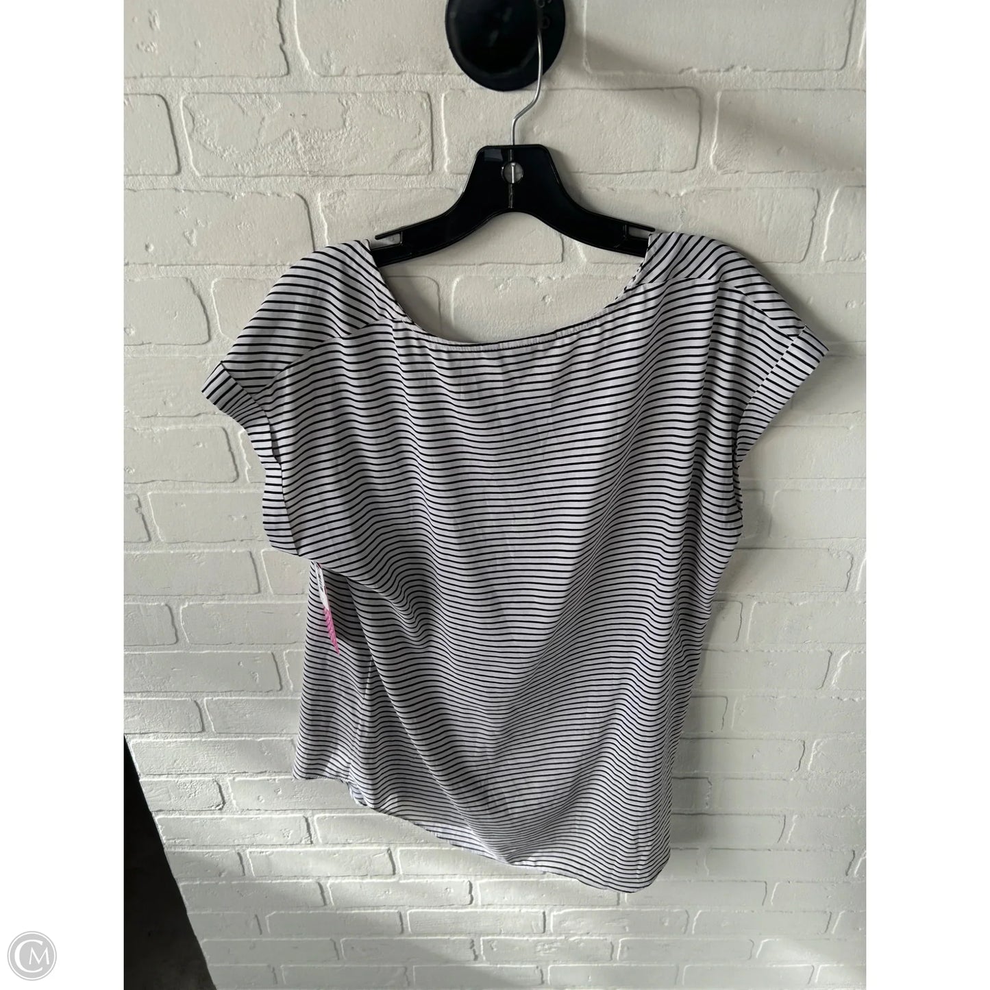 Blouse Sleeveless By Express In Black & White, Size: L