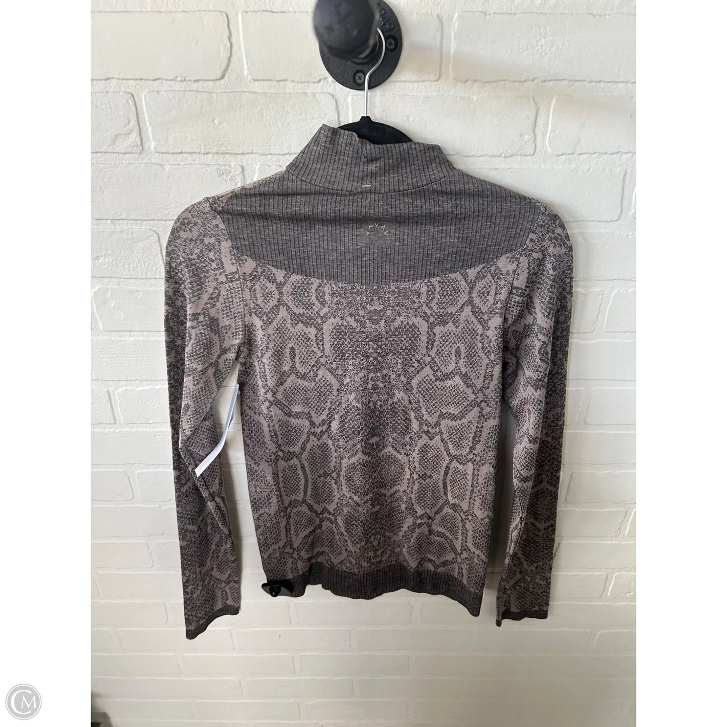 Athletic Top Long Sleeve Collar By Varley In Snakeskin Print, Size: S