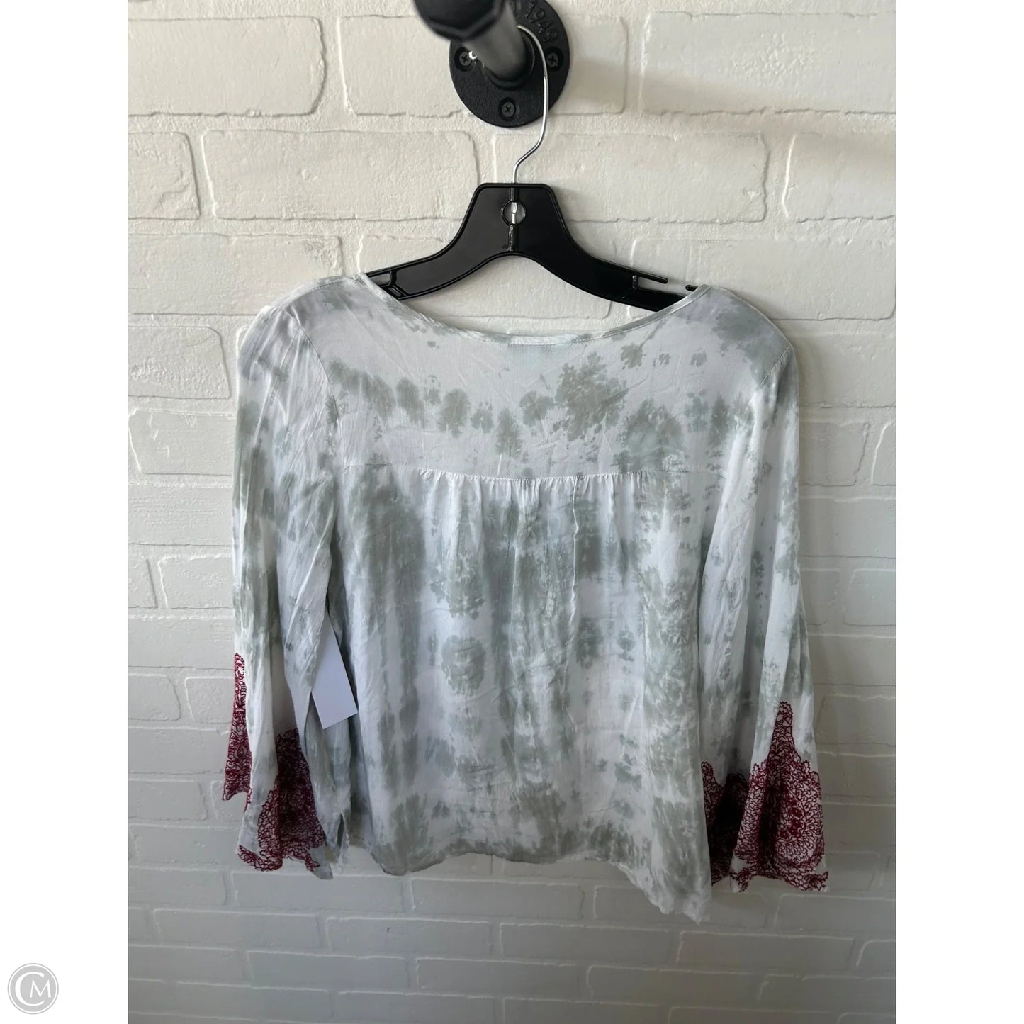 Top Long Sleeve By Cmc In Grey & Red, Size: S