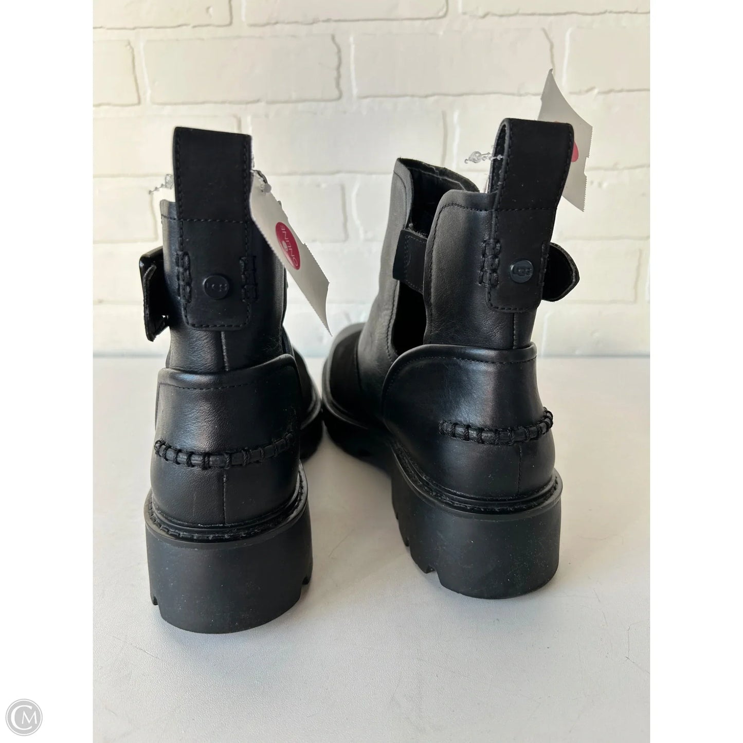 Boots Designer By Ugg In Black, Size: 10