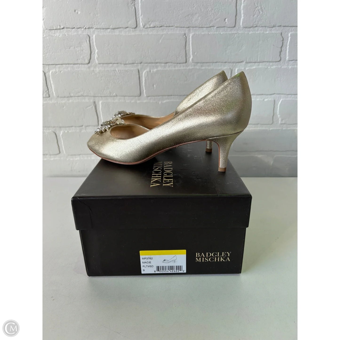 Shoes Heels Kitten By Badgley Mischka In Gold, Size: 9