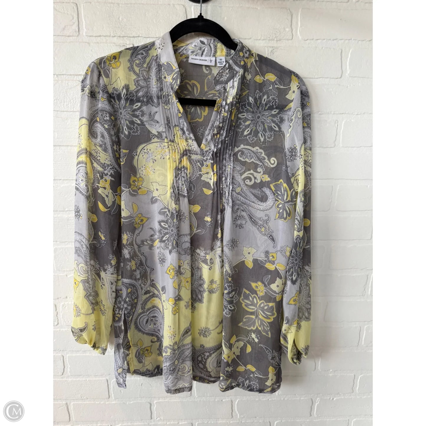 Top Long Sleeve By Susan Graver In Grey & Yellow, Size: Xs