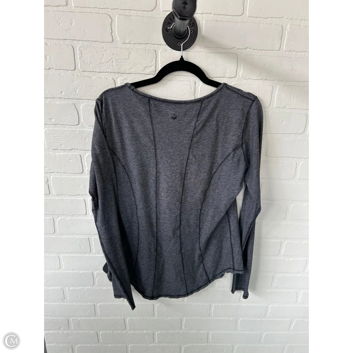 Athletic Top Long Sleeve Crewneck By Lululemon In Grey, Size: S