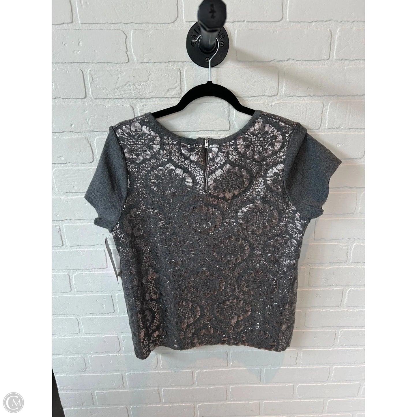 Sweater Short Sleeve By Moth In Grey & Silver, Size: M