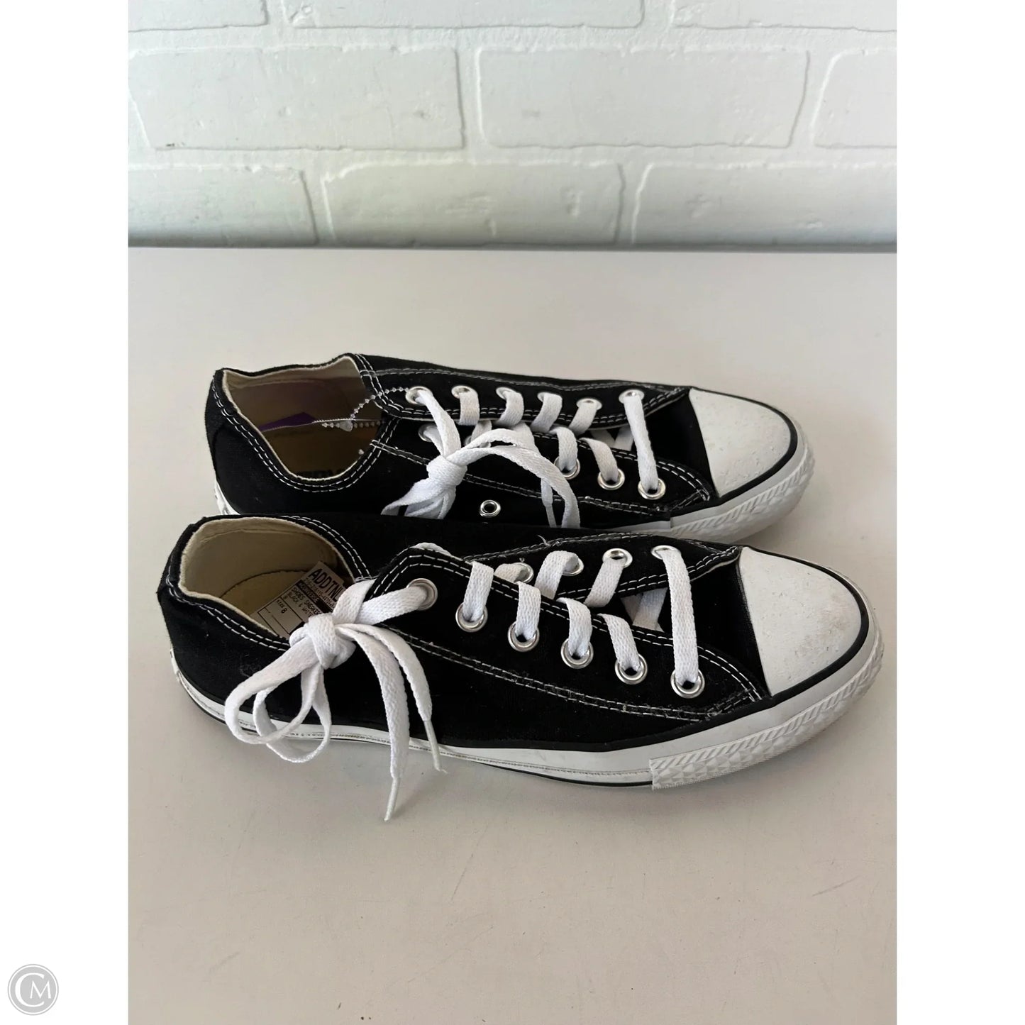 Shoes Sneakers By Converse In Black & White, Size: 8