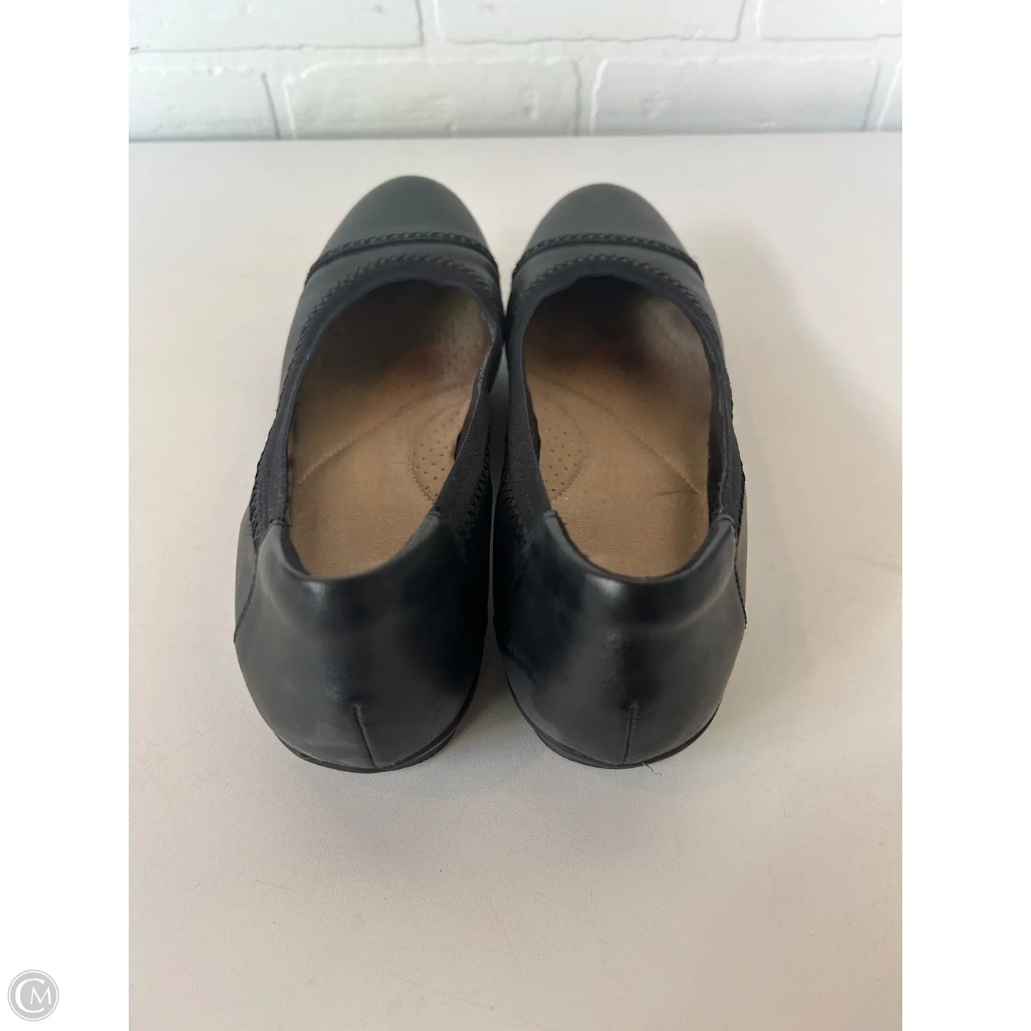 Shoes Flats By Clarks In Black, Size: 10