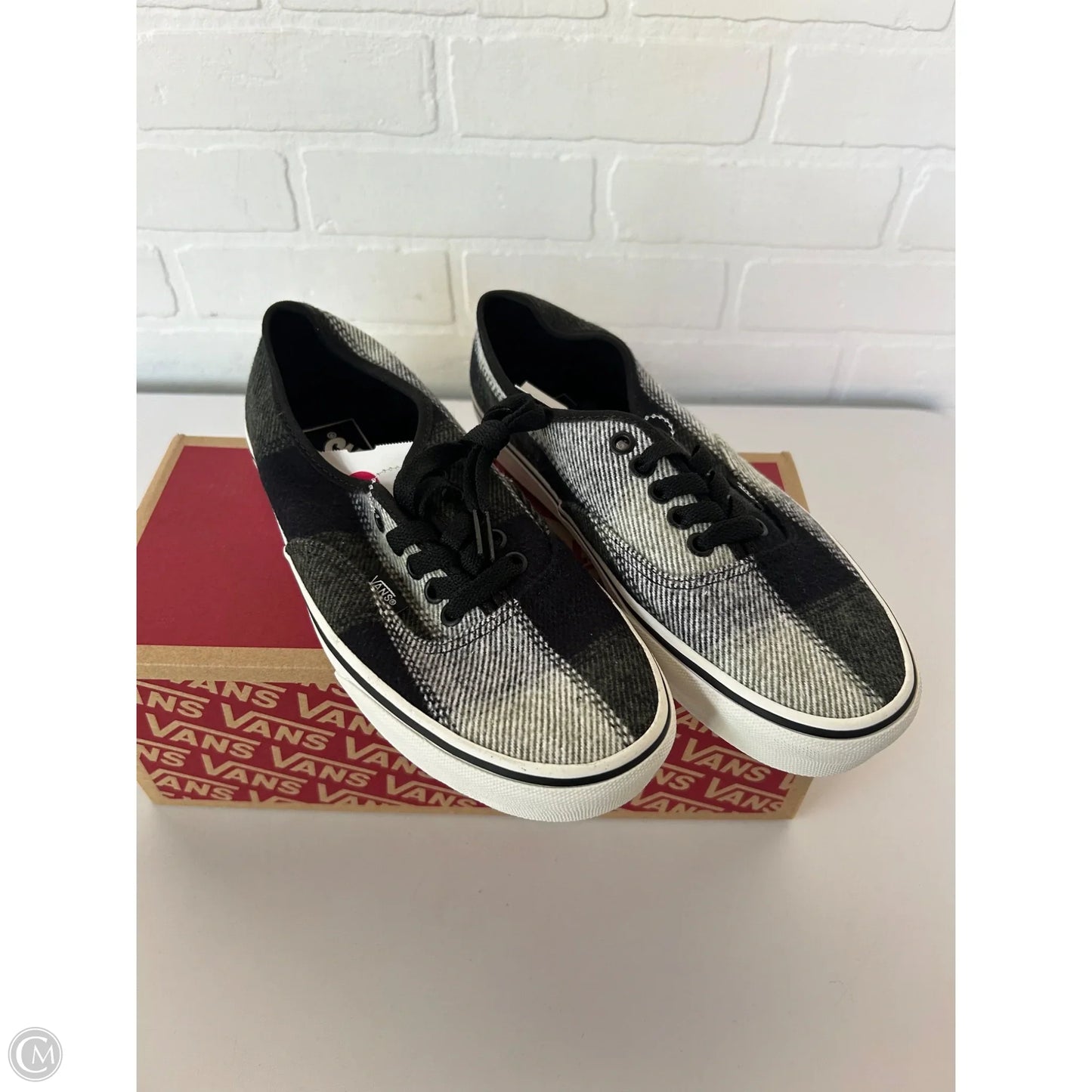 Shoes Sneakers By Vans In Black & Green, Size: 8