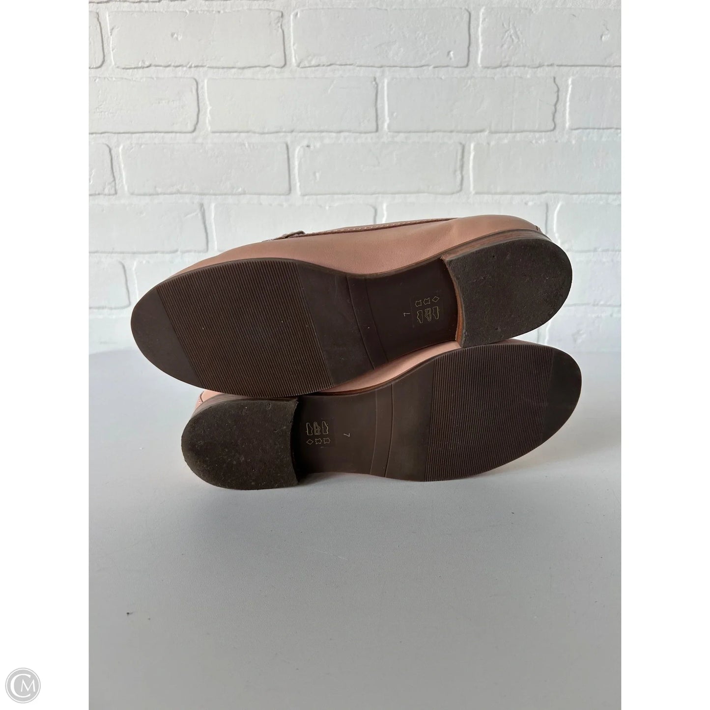 Shoes Flats By Clothes Mentor In Pink & White, Size: 7