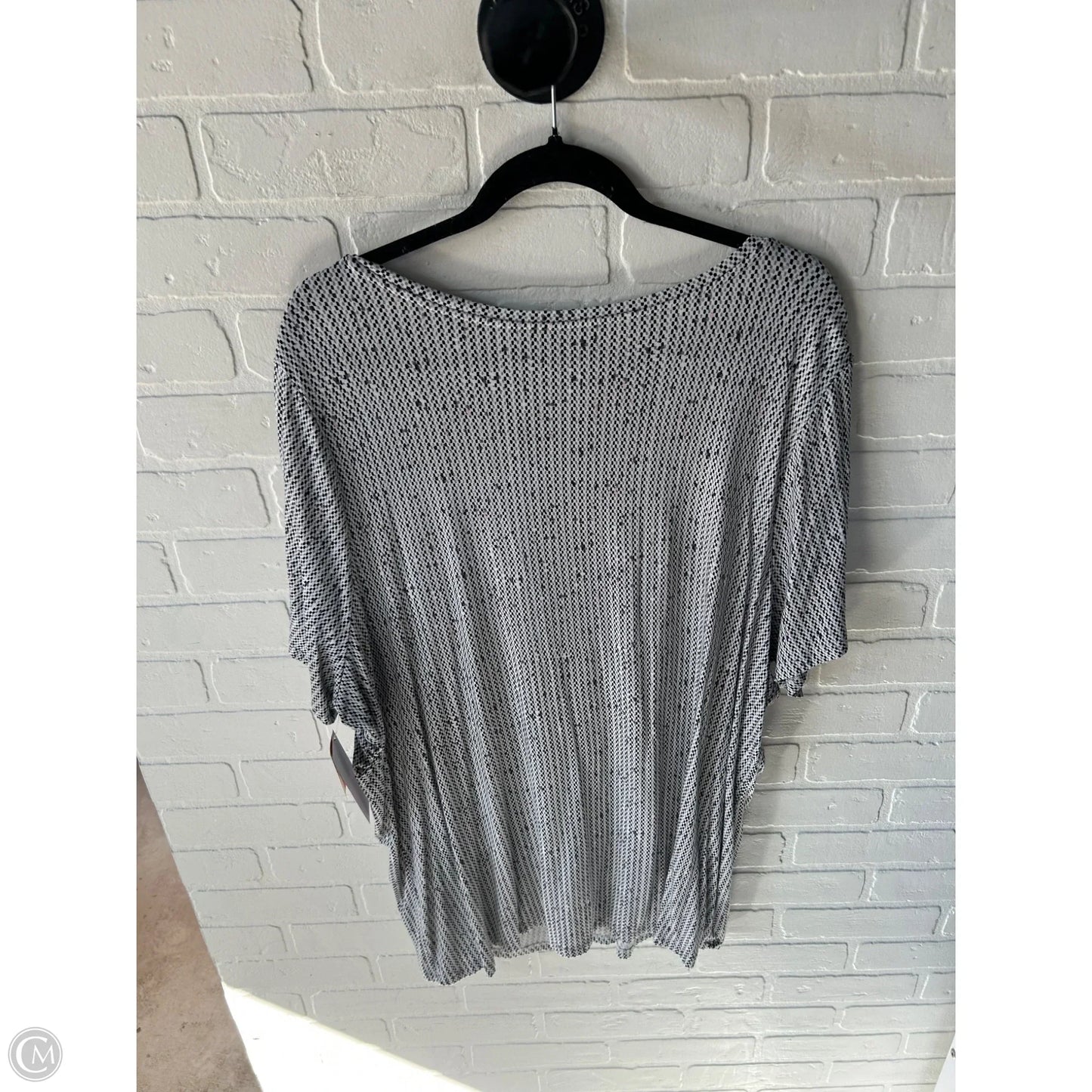 Top Short Sleeve By Croft And Barrow In Black & Grey, Size: 3x