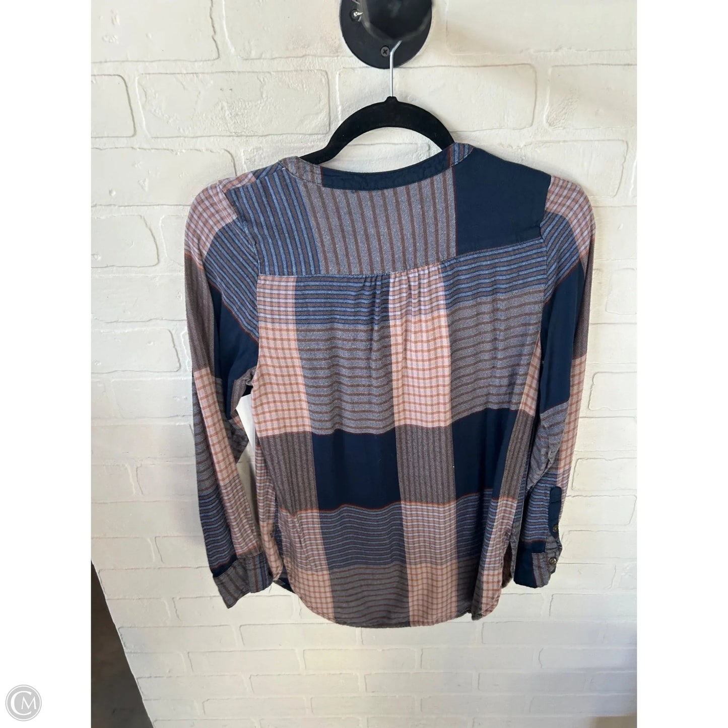 Top Long Sleeve By Universal Thread In Blue & Pink, Size: Xs