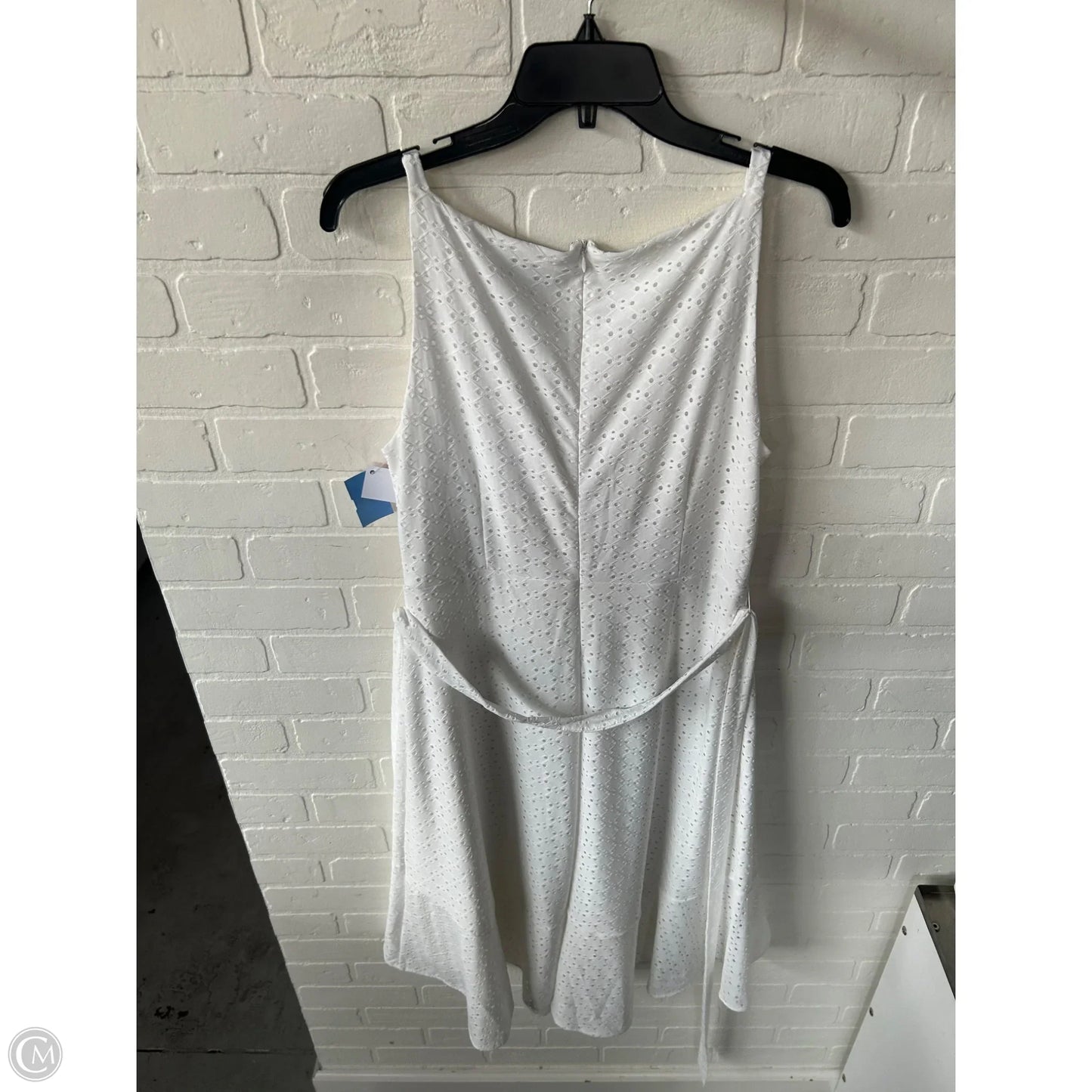 Dress Casual Short By White House Black Market In White, Size: M