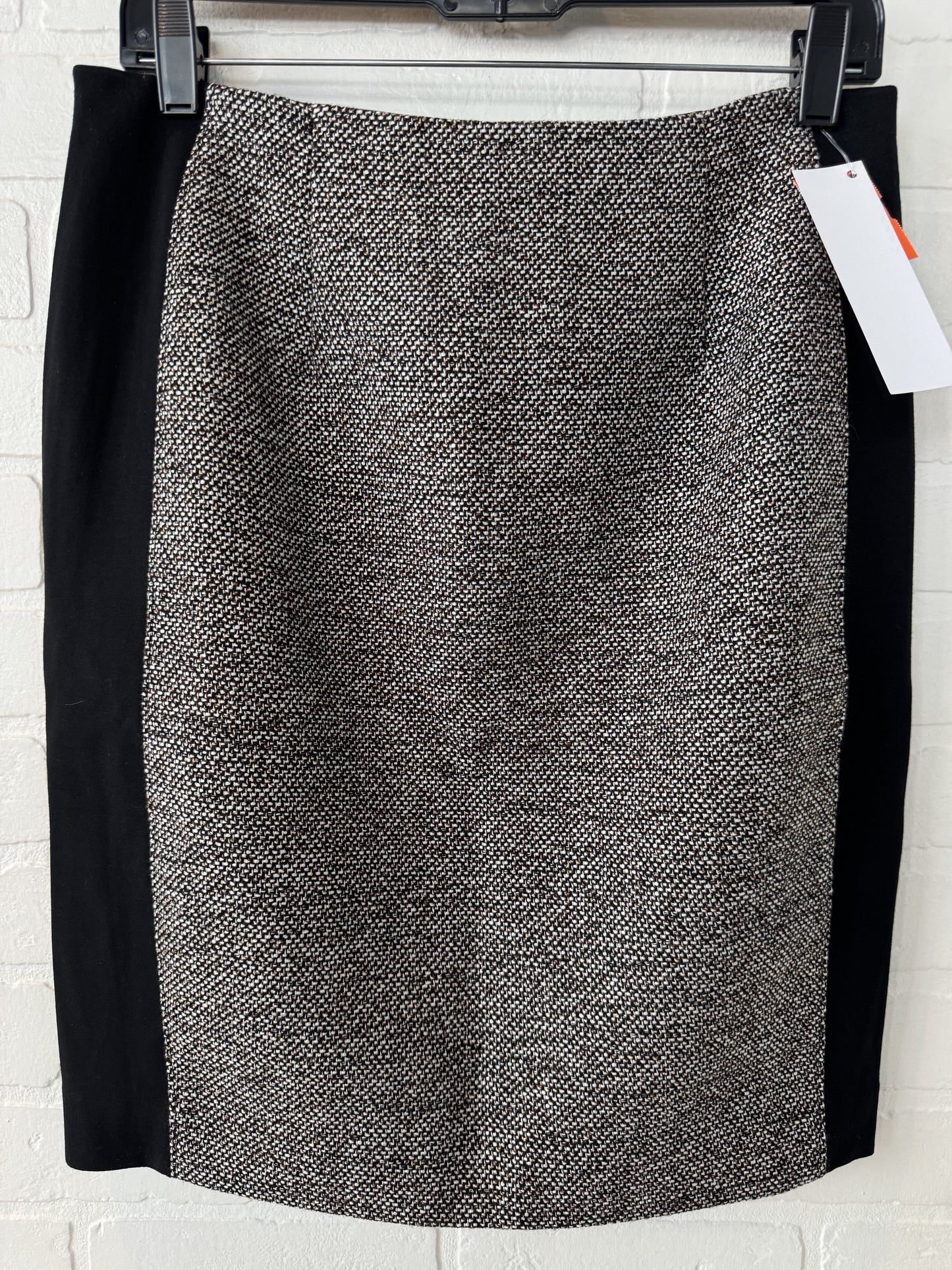 Skirt Mini & Short By White House Black Market Size: 6