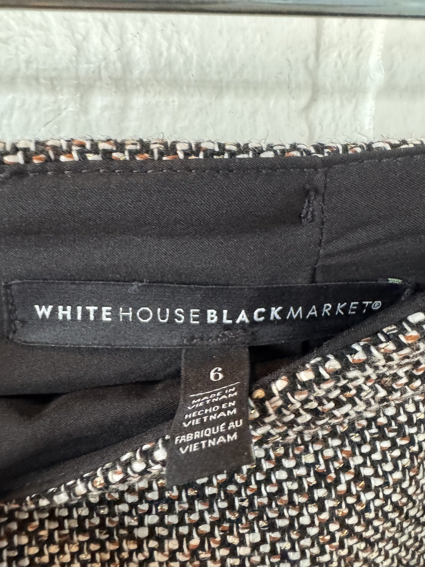 Skirt Mini & Short By White House Black Market Size: 6