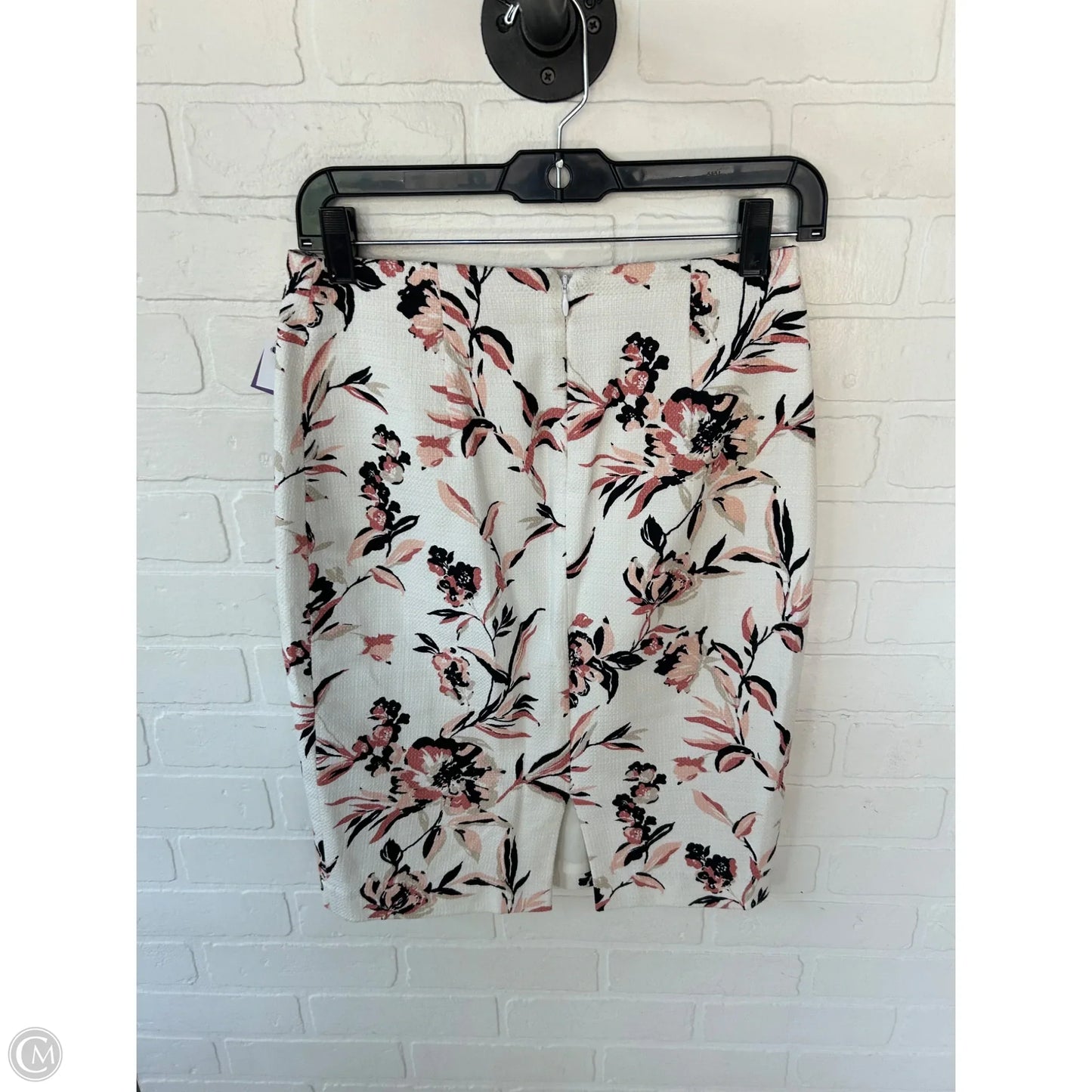 Skirt Mini & Short By White House Black Market In Black & White, Size: 0