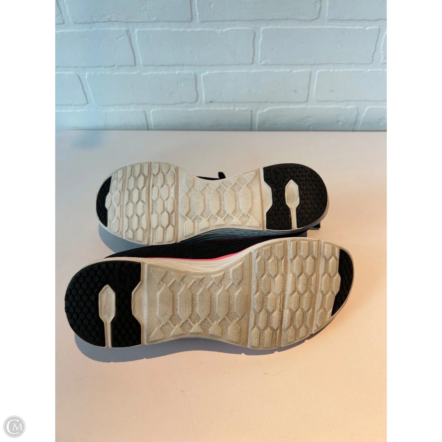 Shoes Athletic By Skechers In Black, Size: 10