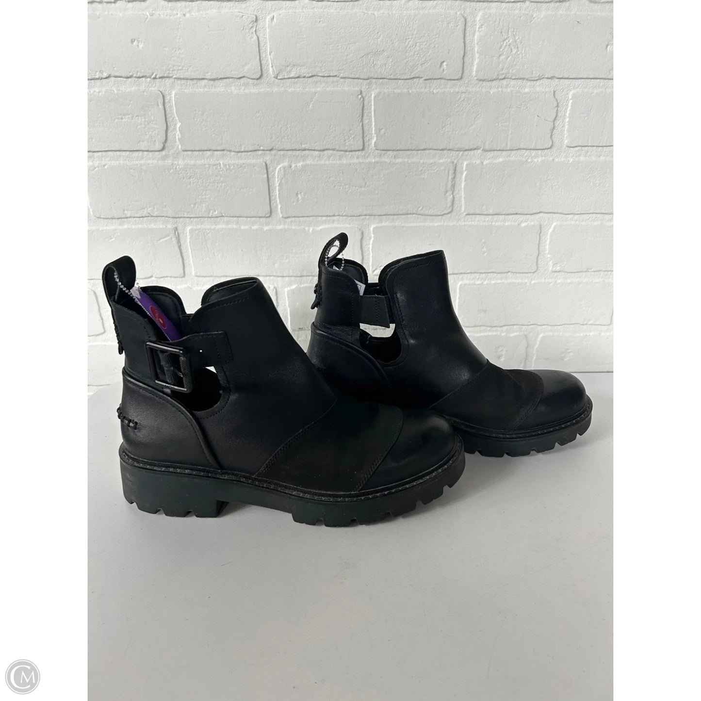 Boots Designer By Ugg In Black, Size: 8.5