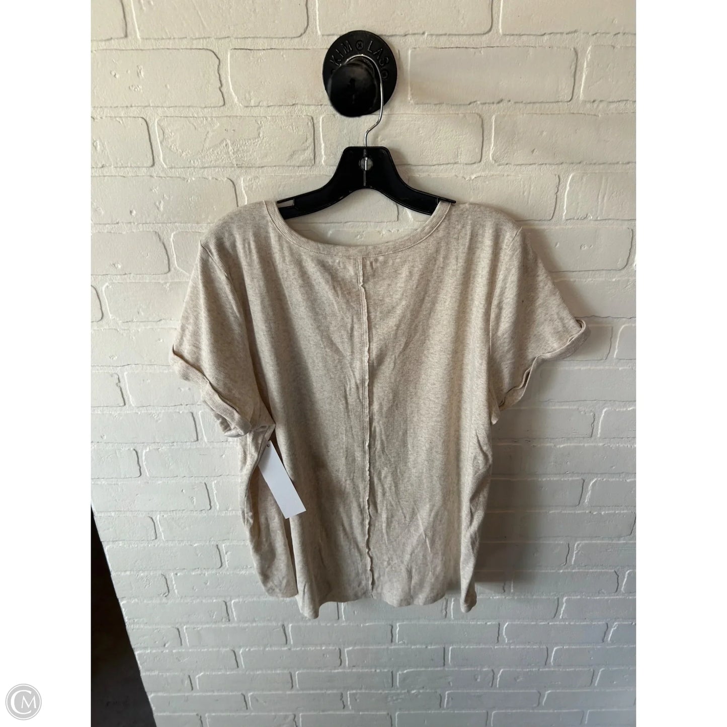 Top Short Sleeve By Maurices In Beige, Size: 2x