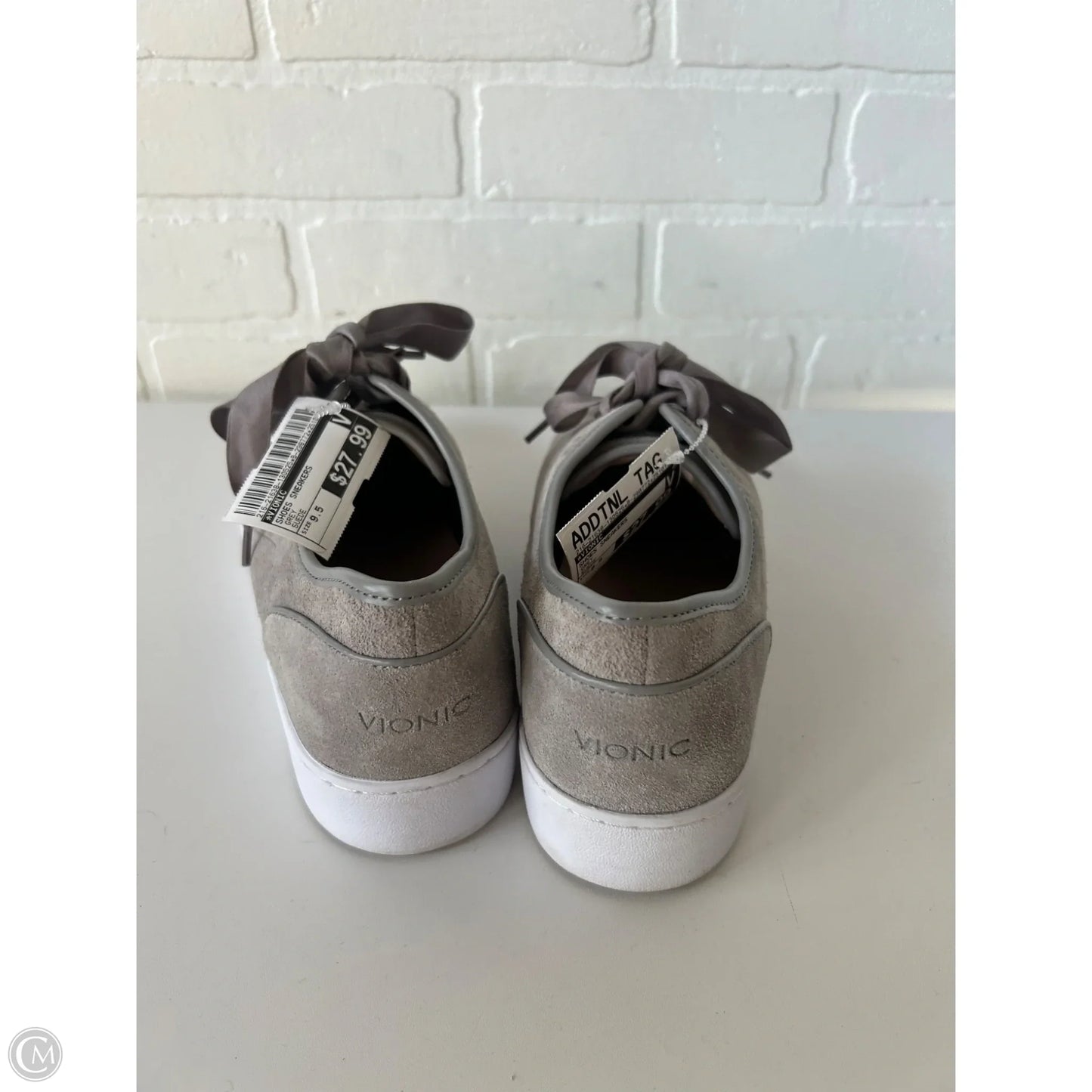 Shoes Sneakers By Vionic In Grey, Size: 9.5