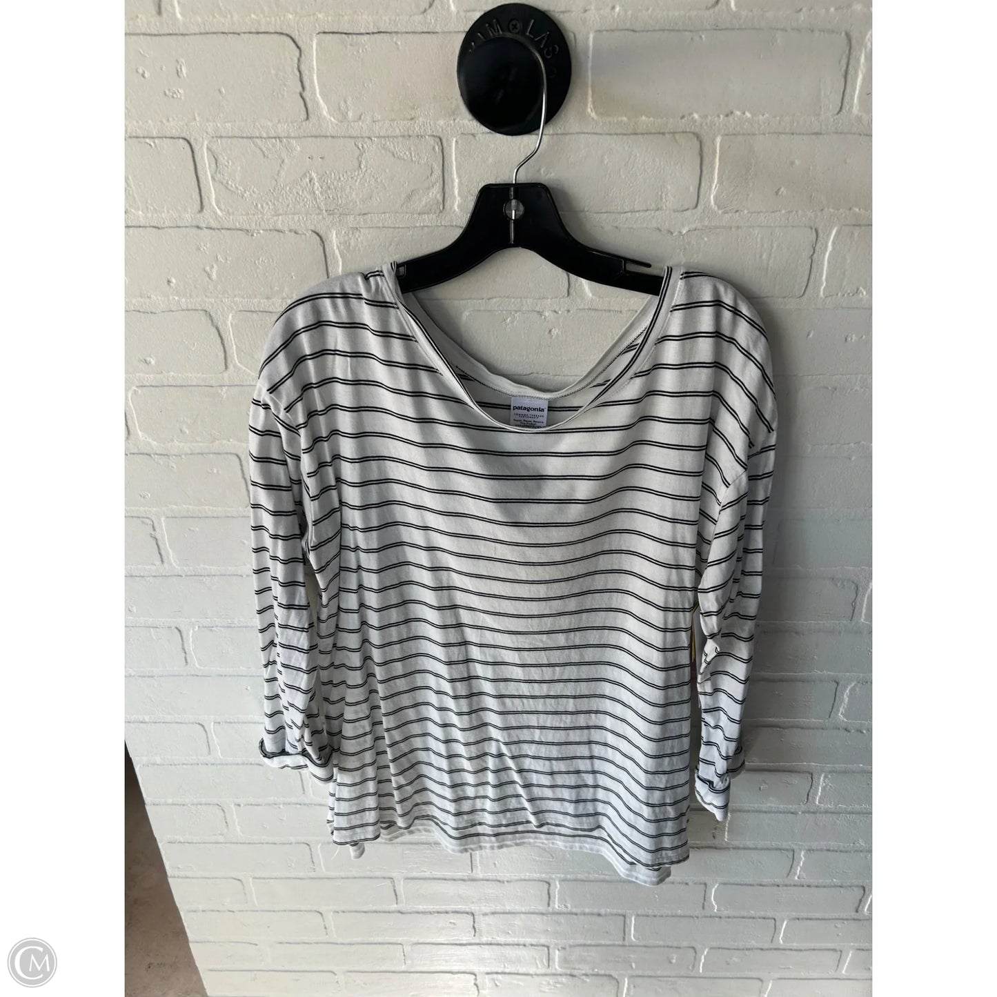 Top Long Sleeve Basic By Patagonia In Black & White, Size: Xl