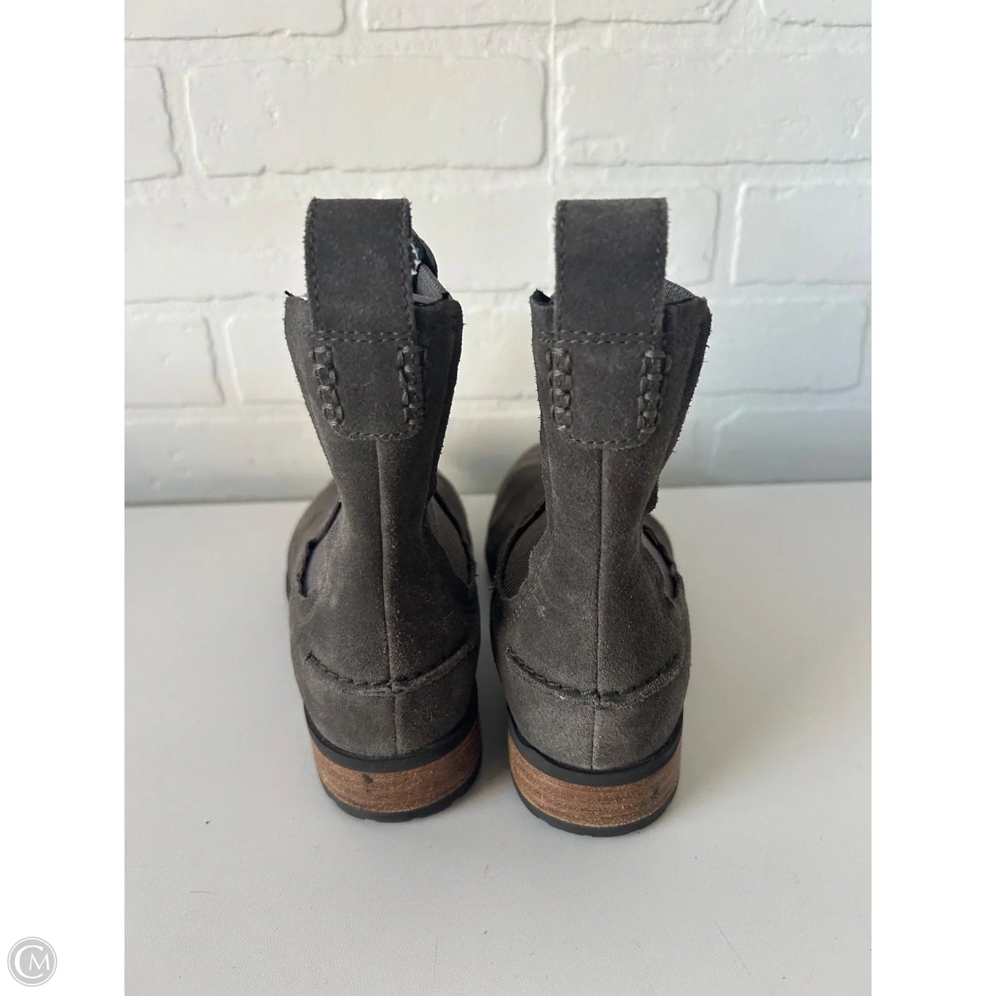 Boots Designer By Ugg In Brown, Size: 6
