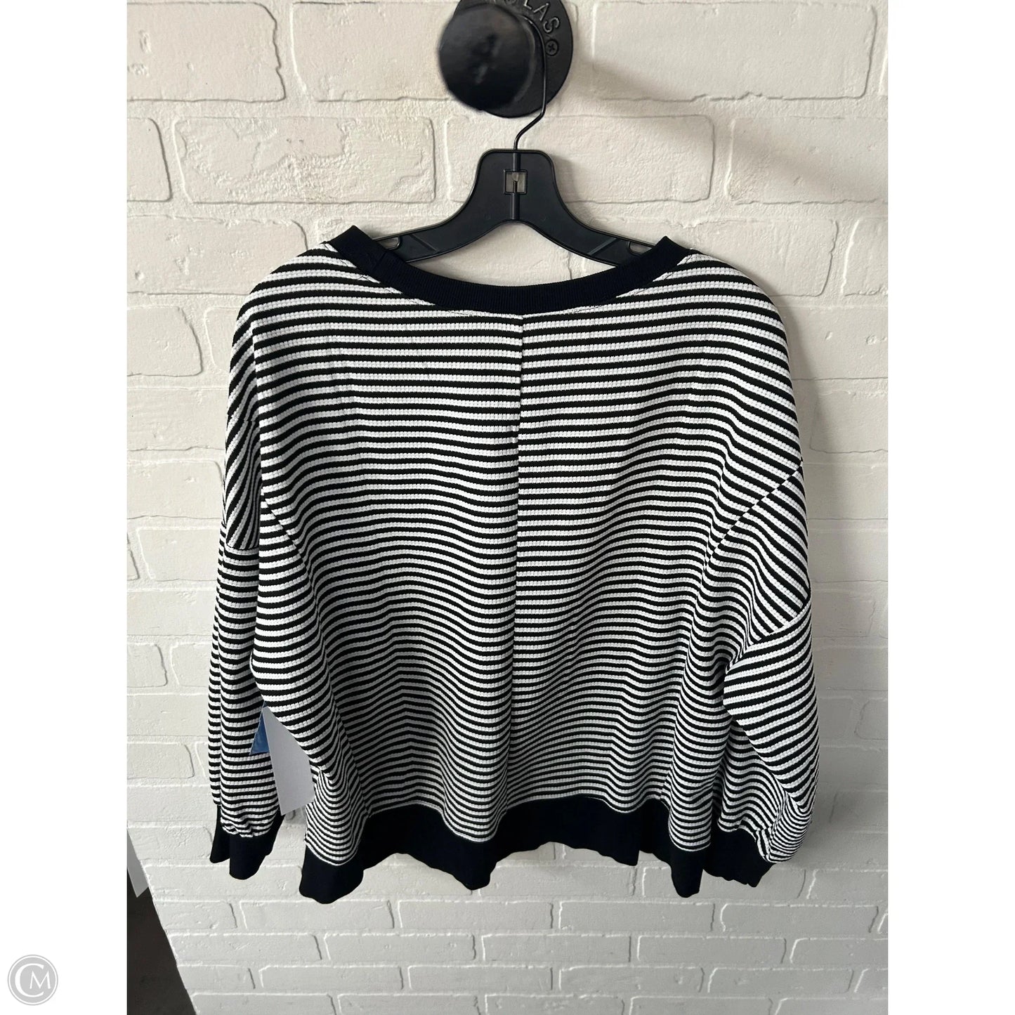 Top Long Sleeve By Clothes Mentor In Black & White, Size: L