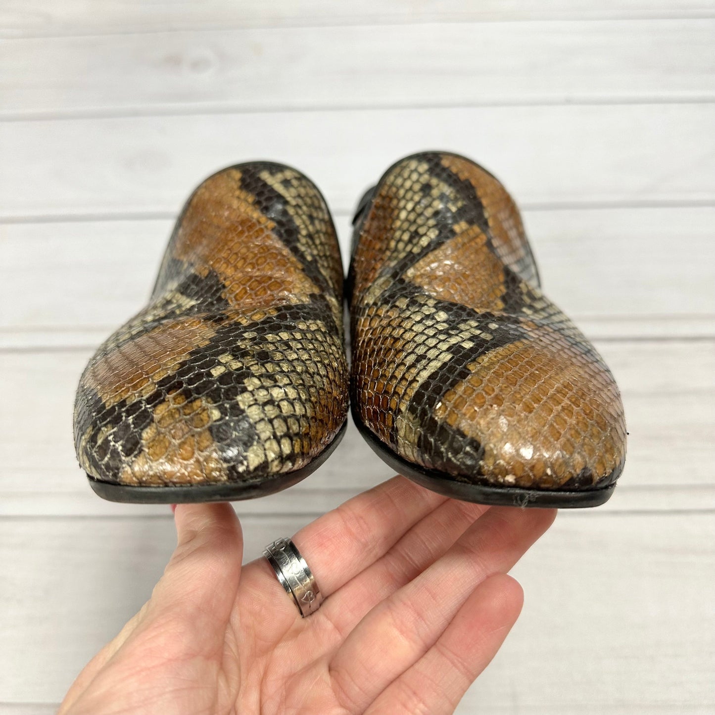 Shoes Designer By Aquatalia Size: 6.5